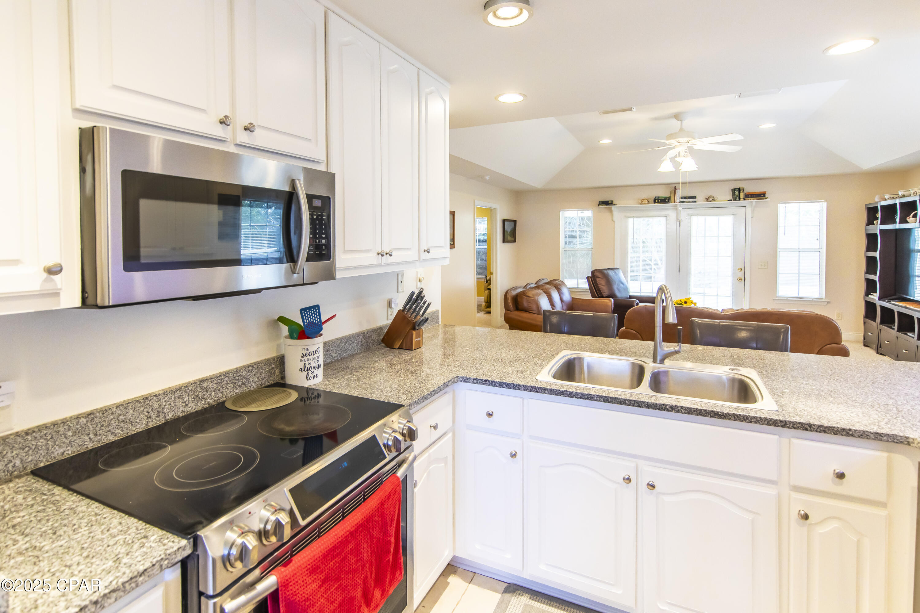 Image 11 For 21401 Palm Avenue