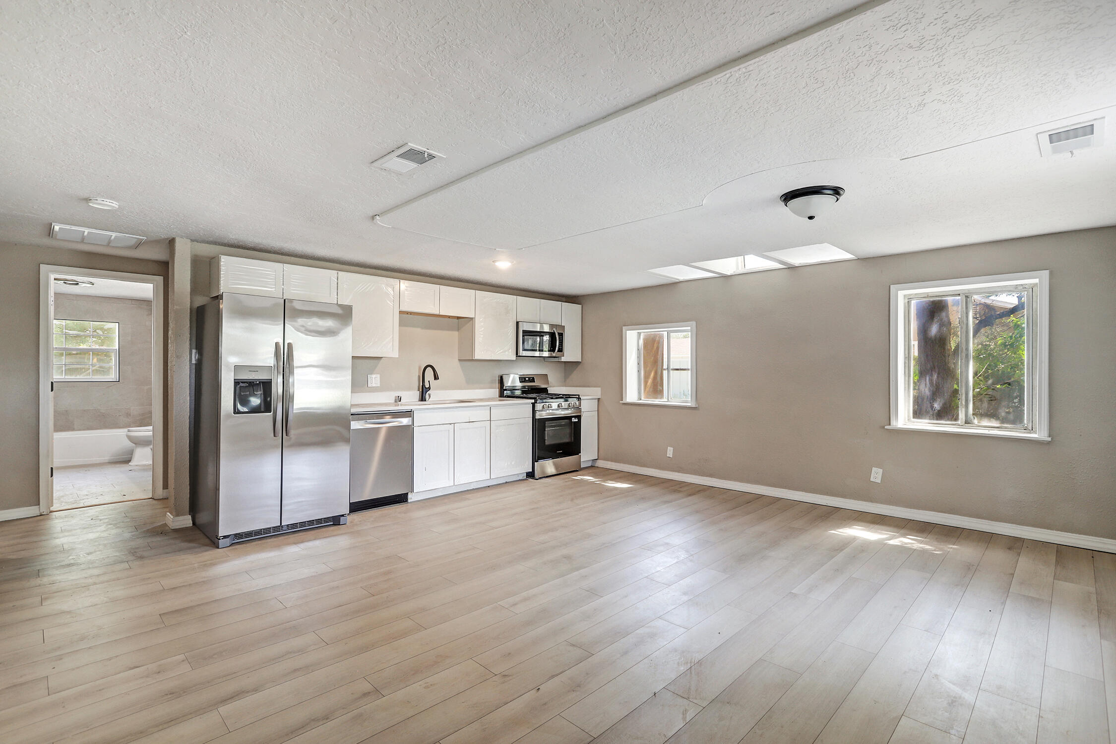 Homes for sale in Bosque Farms, NM | 250 Valle Grande Rd, Bosque Farms, NM 87068 | MLS# 1093858