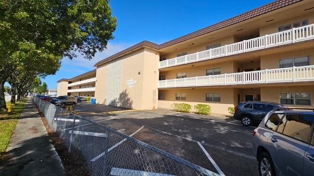 Lakeside Manor South Cond