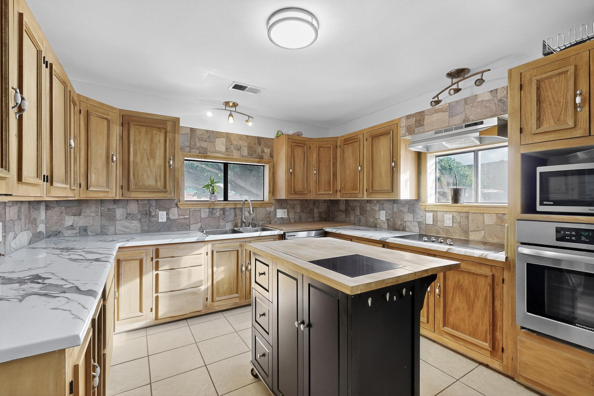 Homes for sale in Rio Rancho, NM | 808 Villa Verde Dr Se, Rio Rancho, NM 87124 | MLS# 1093861