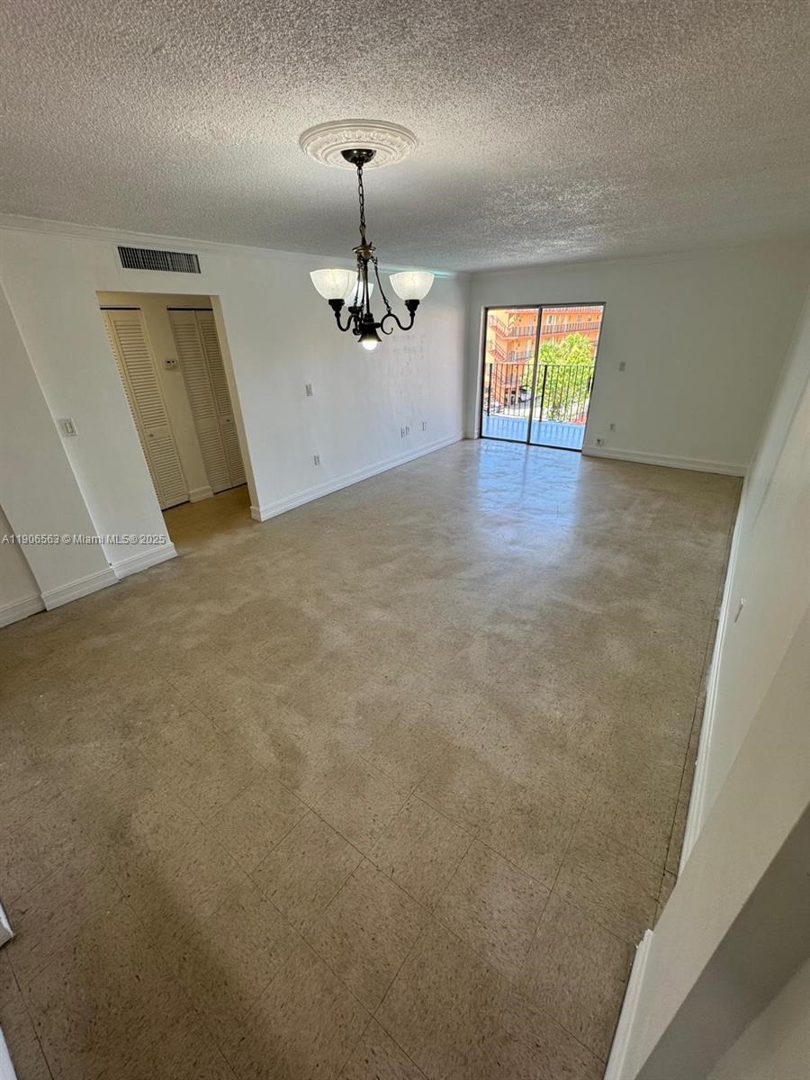 Palm-West Gardens Condo