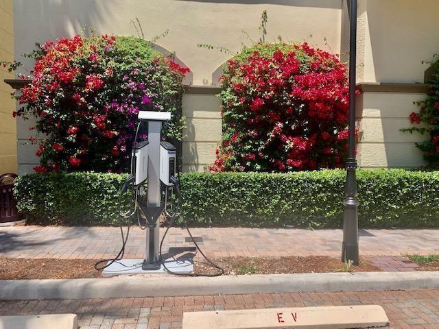 Homes for sale in Wilton Manors, FL | 2617 Ne 14th Ave #507, Wilton Manors, FL 33334 | MLS# F10534397