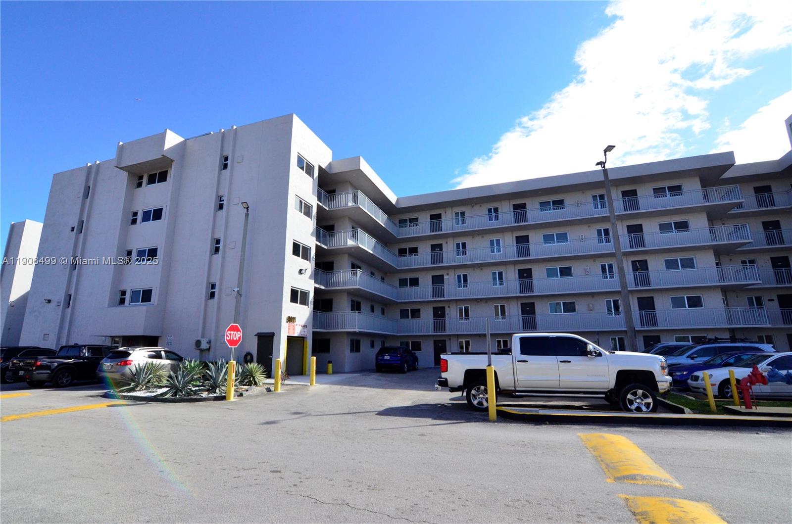 Vista Del Lago I Condo