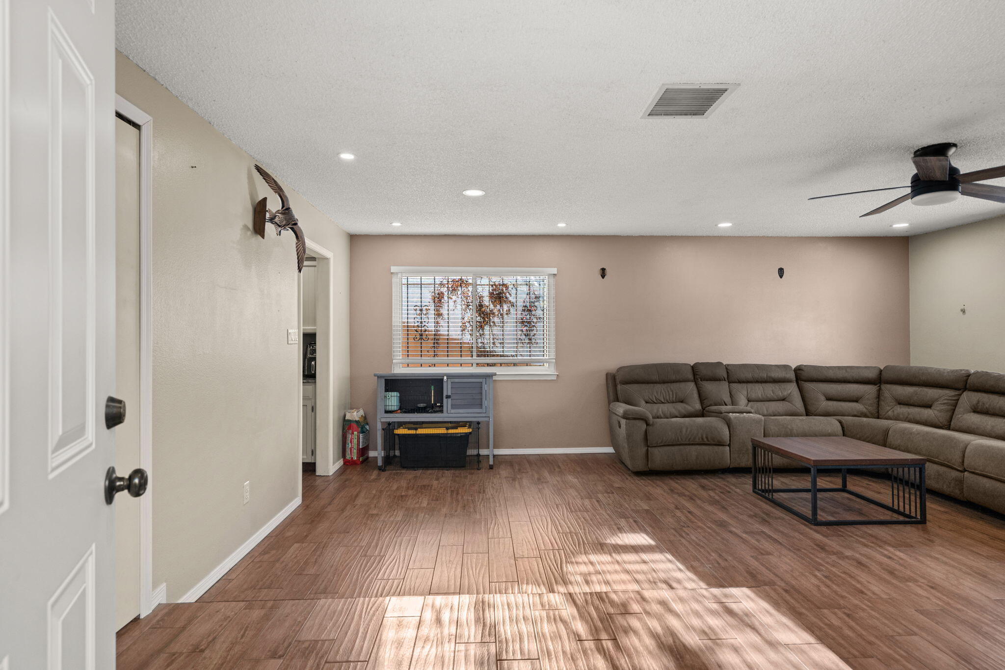 12712 Tomlinson Drive SE Living Room