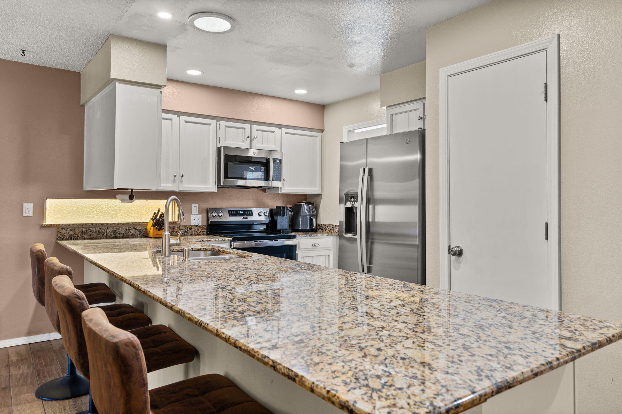 12712 Tomlinson Drive SE Kitchen