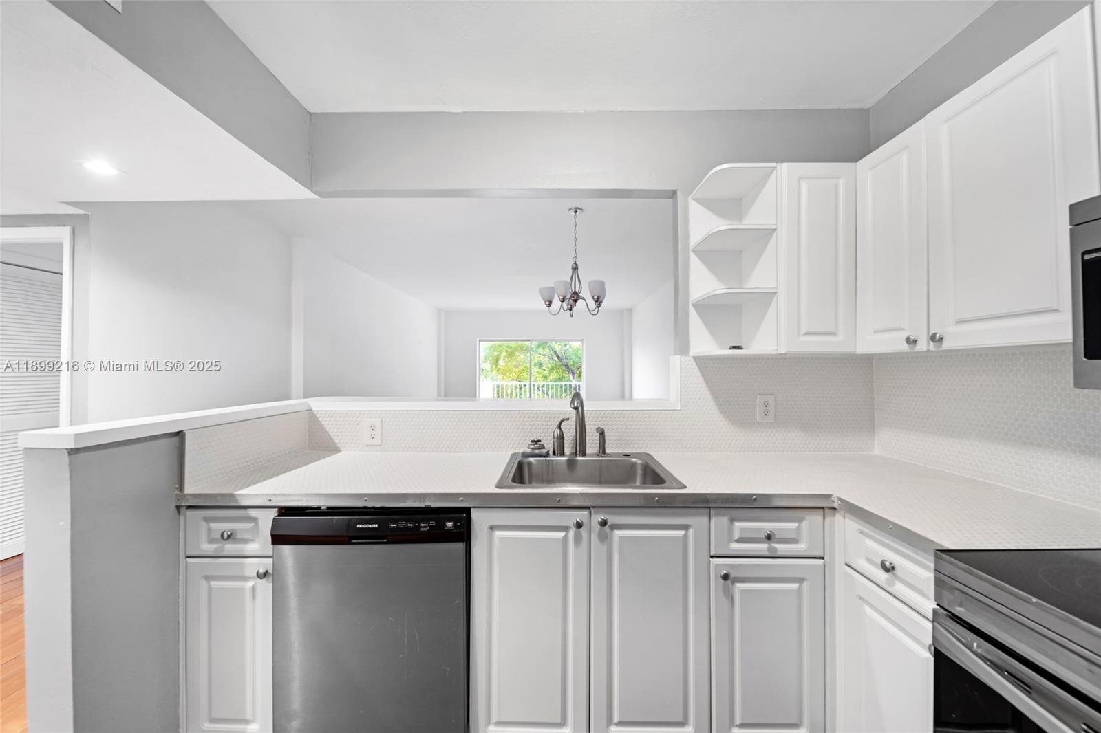 Homes for sale in North Bay Village, FL | 1455 N Treasure Dr #3K, North Bay Village, FL 33141 | MLS# A11899216