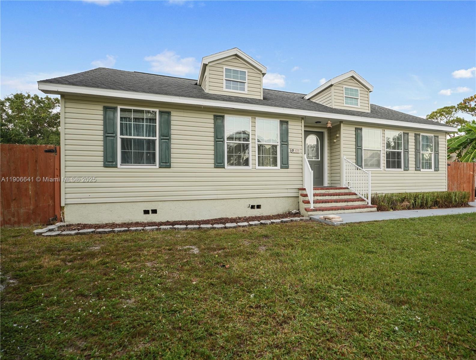 Homes for sale in Sebring, FL | 3713 Wild Violet Avenue, Sebring, FL 33876 | MLS# A11906641