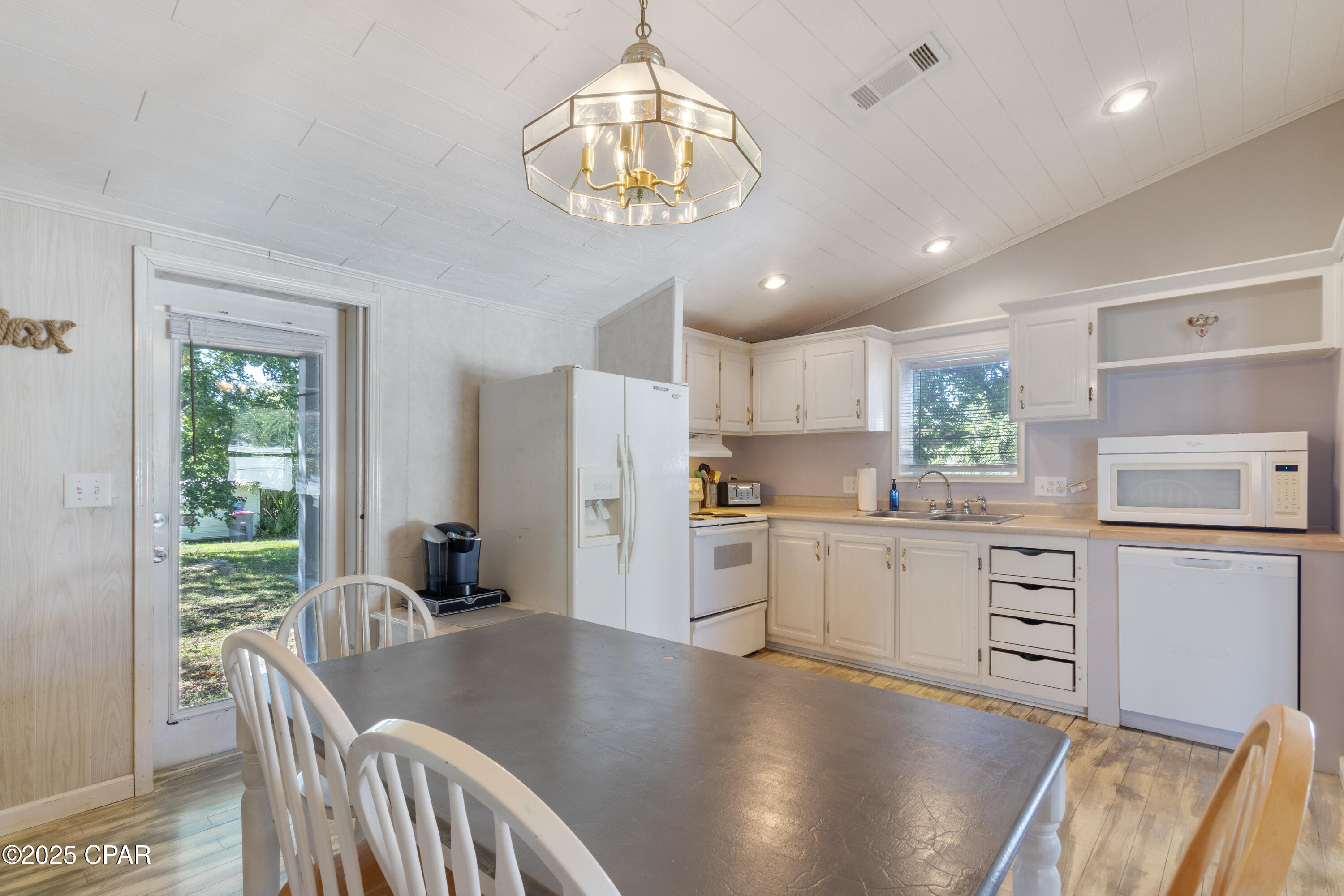 Image 12 For 216 Carol Place Place