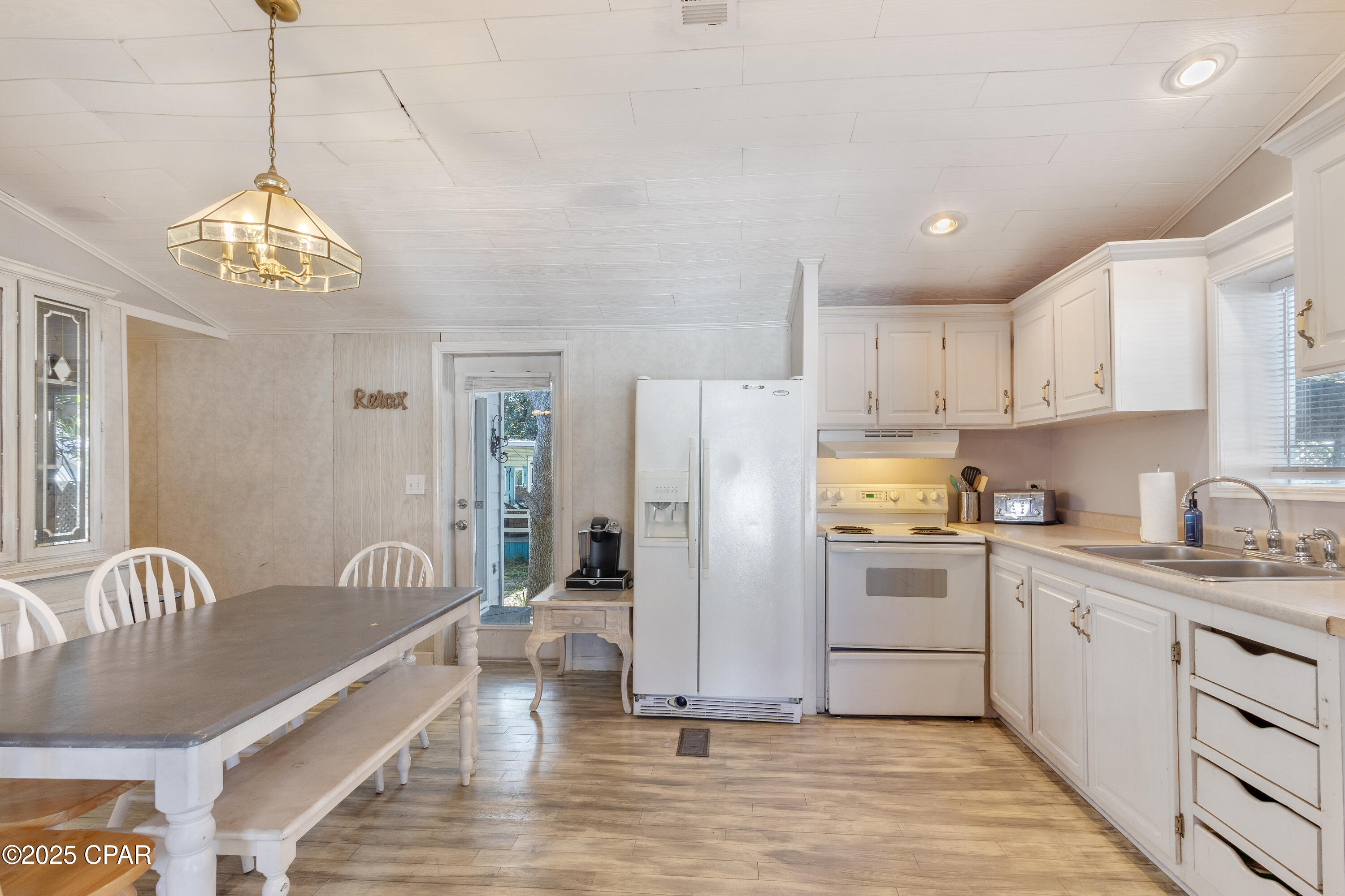 Image 14 For 216 Carol Place Place