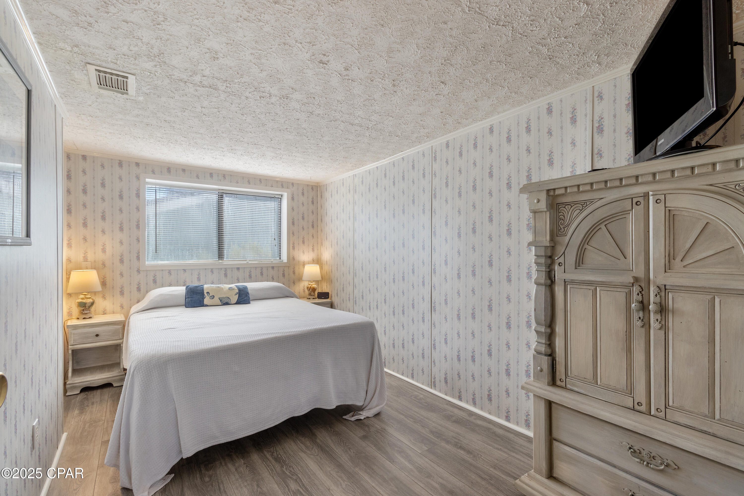 Image 17 For 216 Carol Place Place