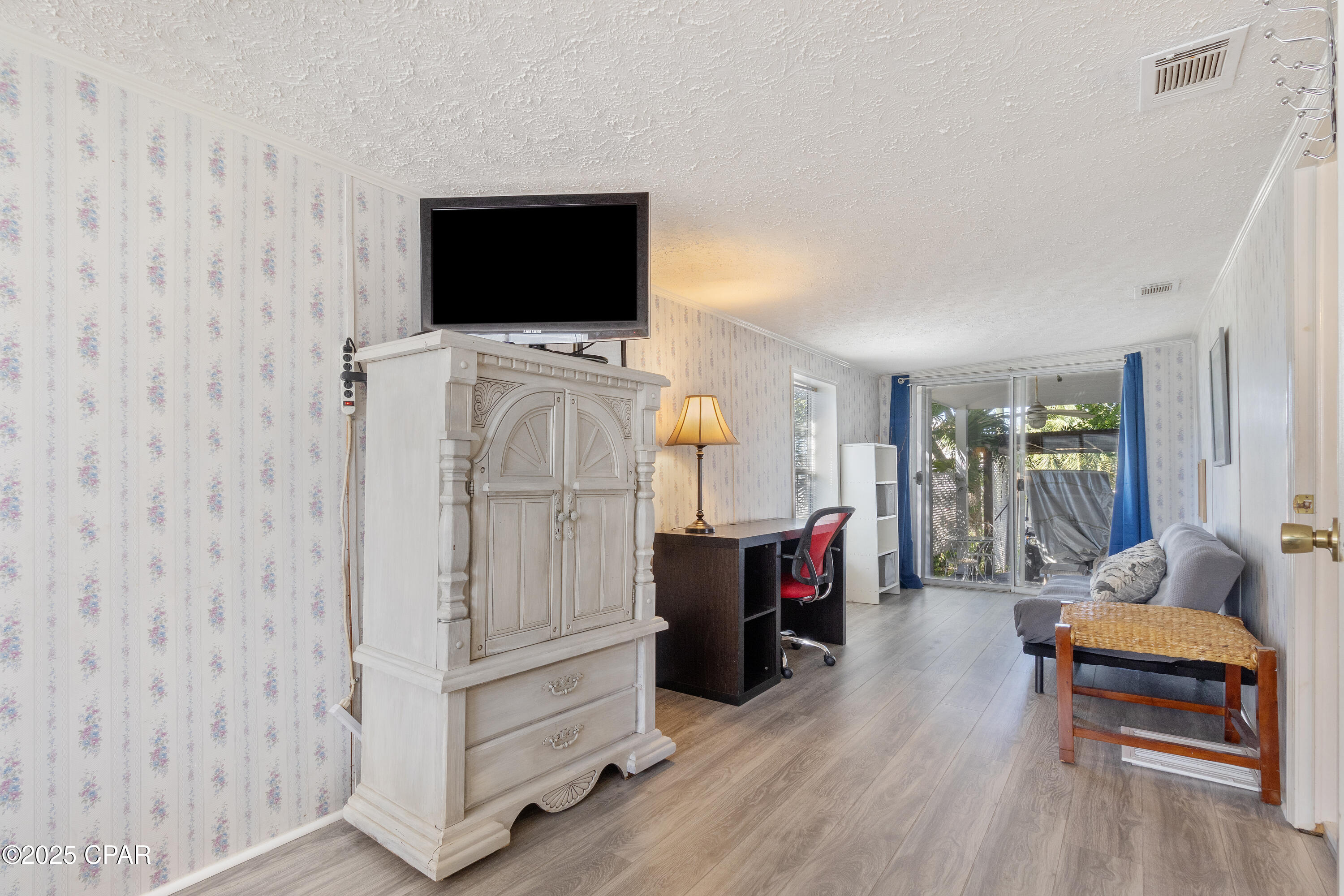 Image 19 For 216 Carol Place Place