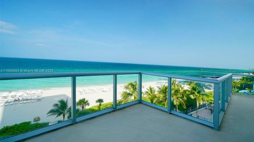 Apartamento à Venda em Sunny Isles Beach, FL