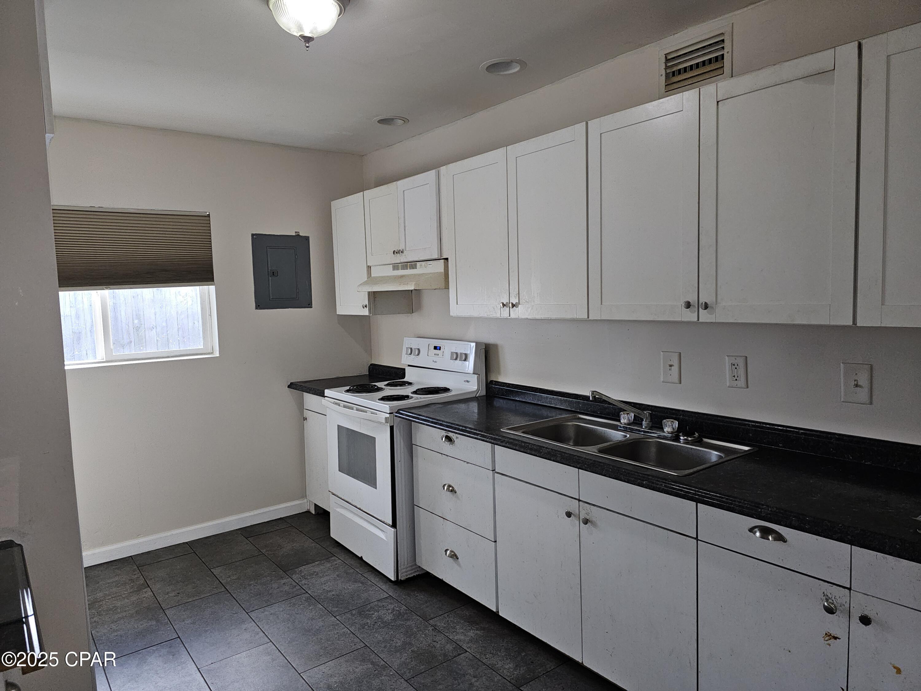 Image 3 For 705 Satsuma Avenue