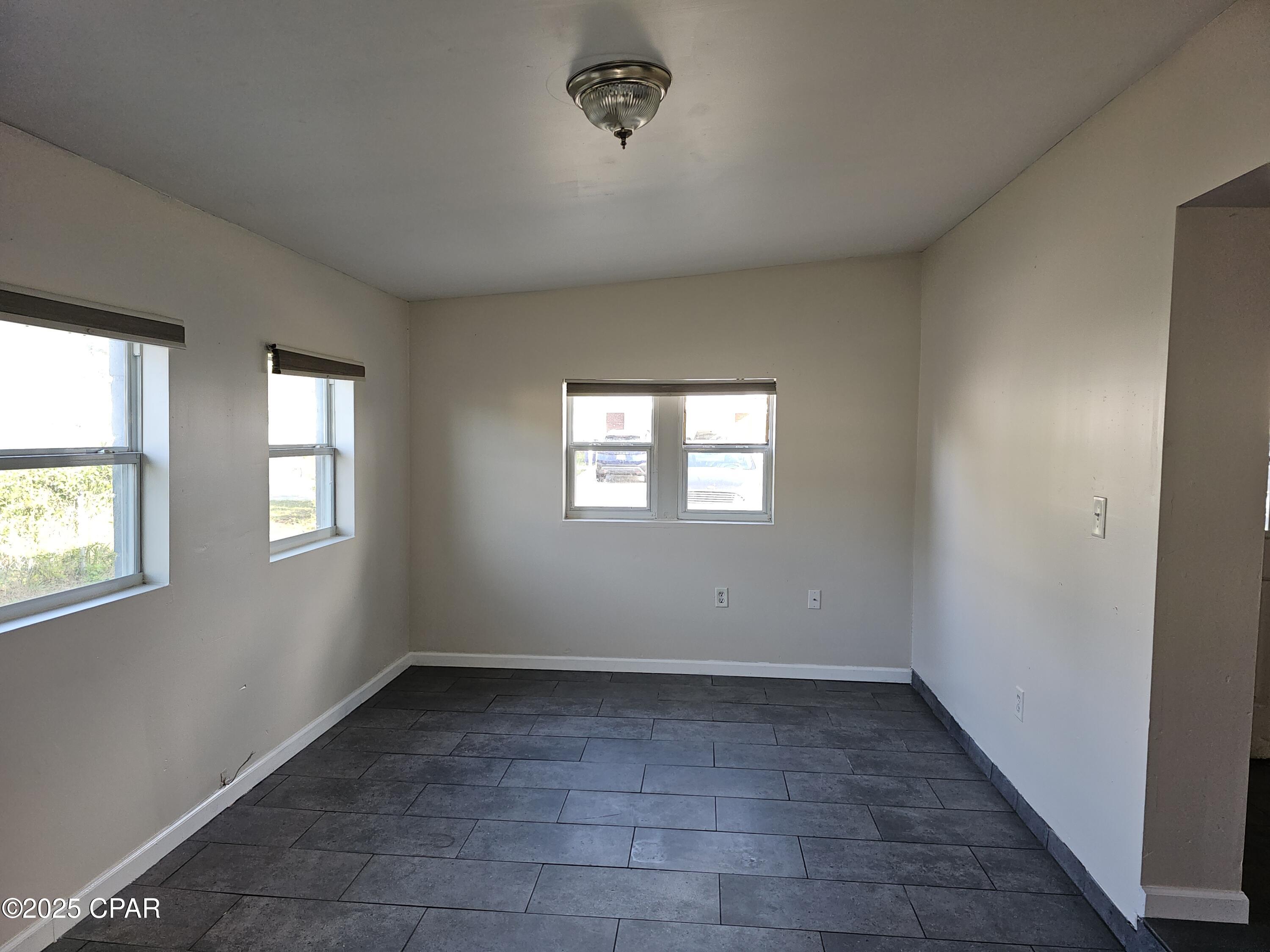 Image 4 For 705 Satsuma Avenue