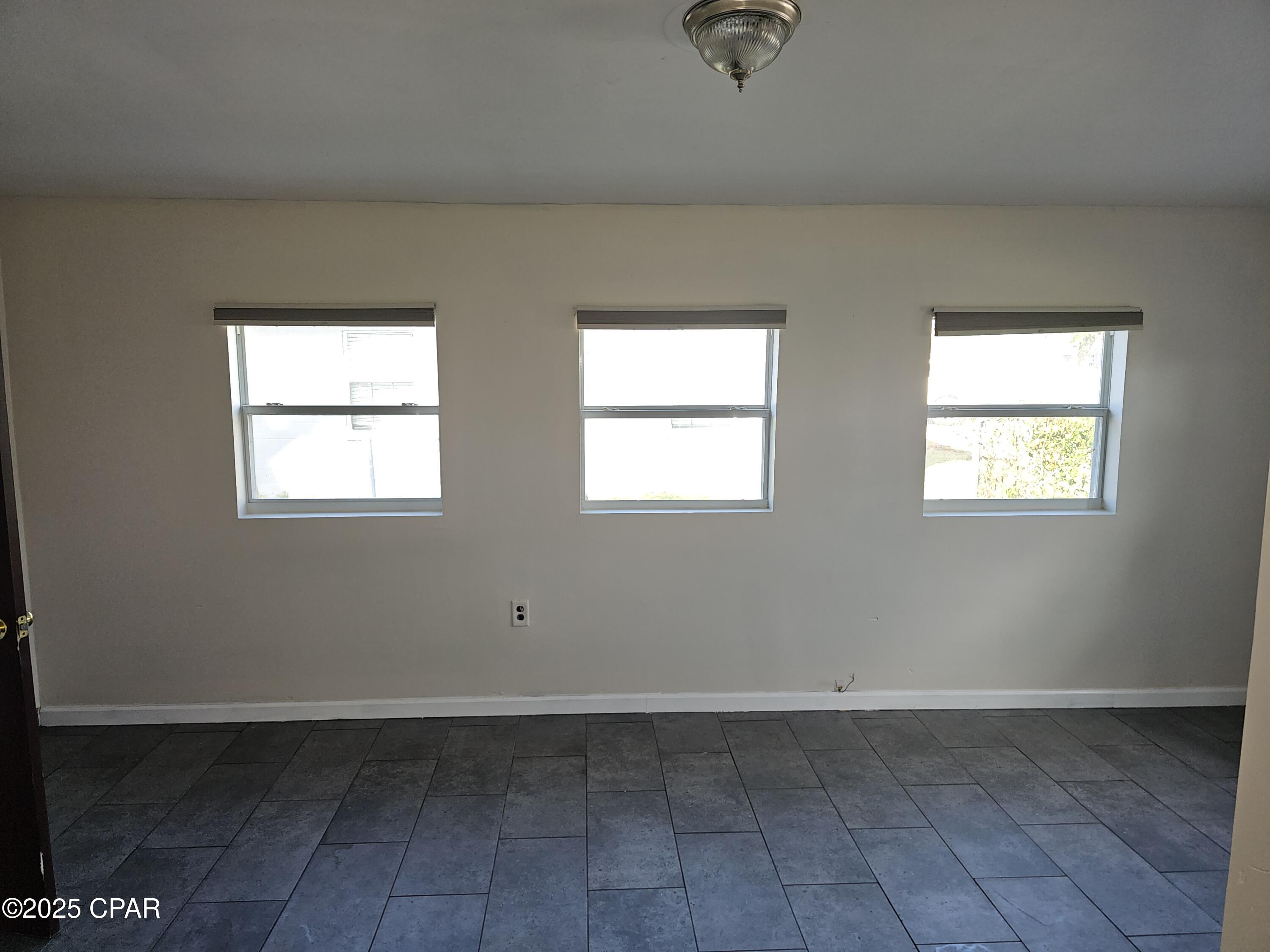 Image 8 For 705 Satsuma Avenue