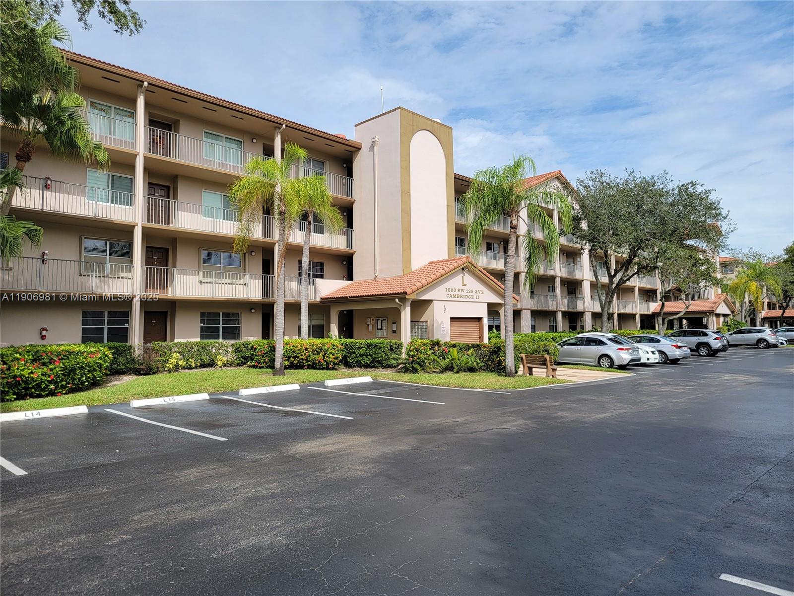 Homes for sale in Pembroke Pines, FL | 1200 Sw 125th Ave #211L, Pembroke Pines, FL 33027 | MLS# A11906981