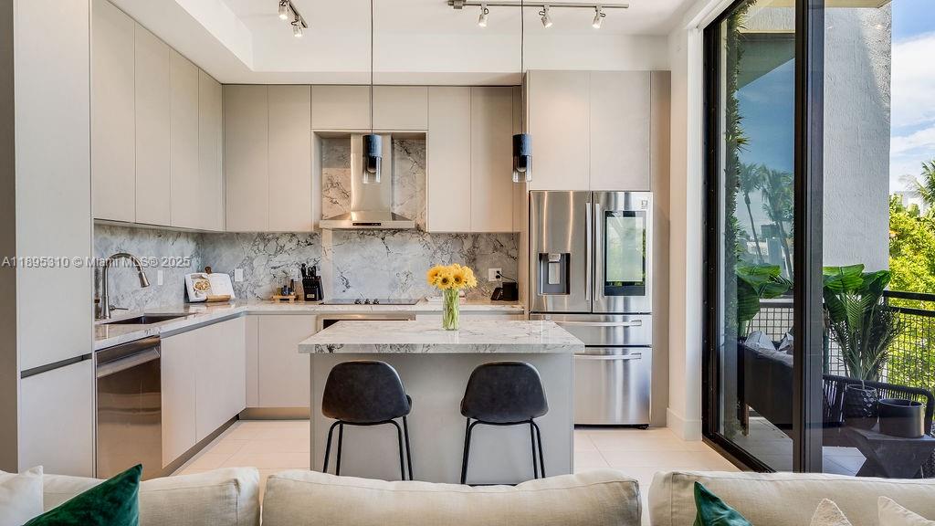 Condo for Sale in Miami Beach, FL