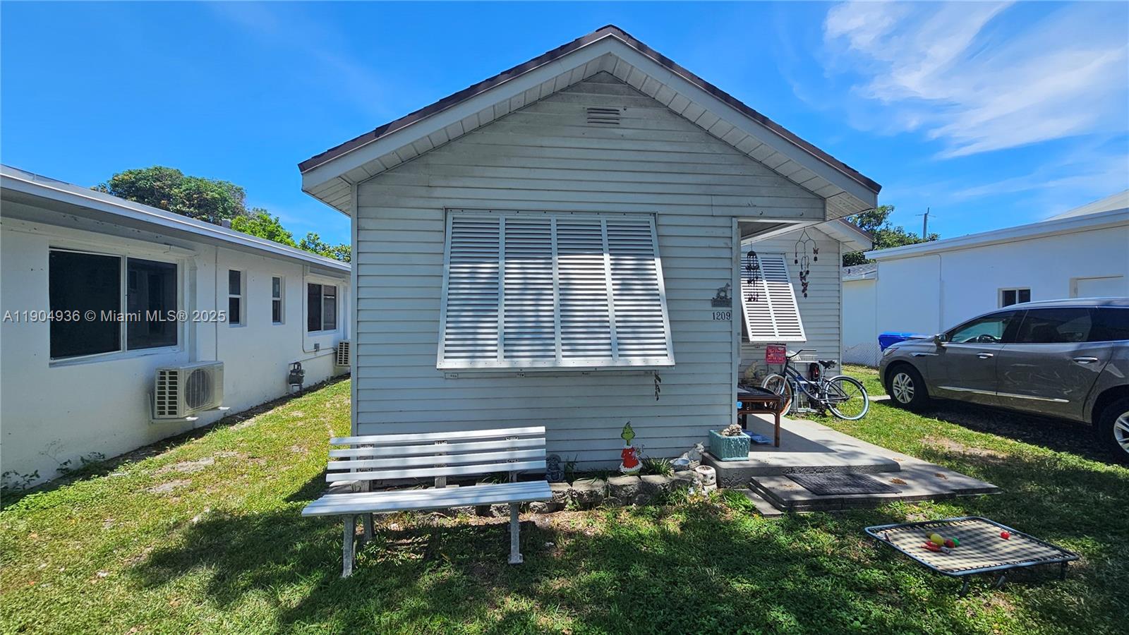 St James Court West Amen