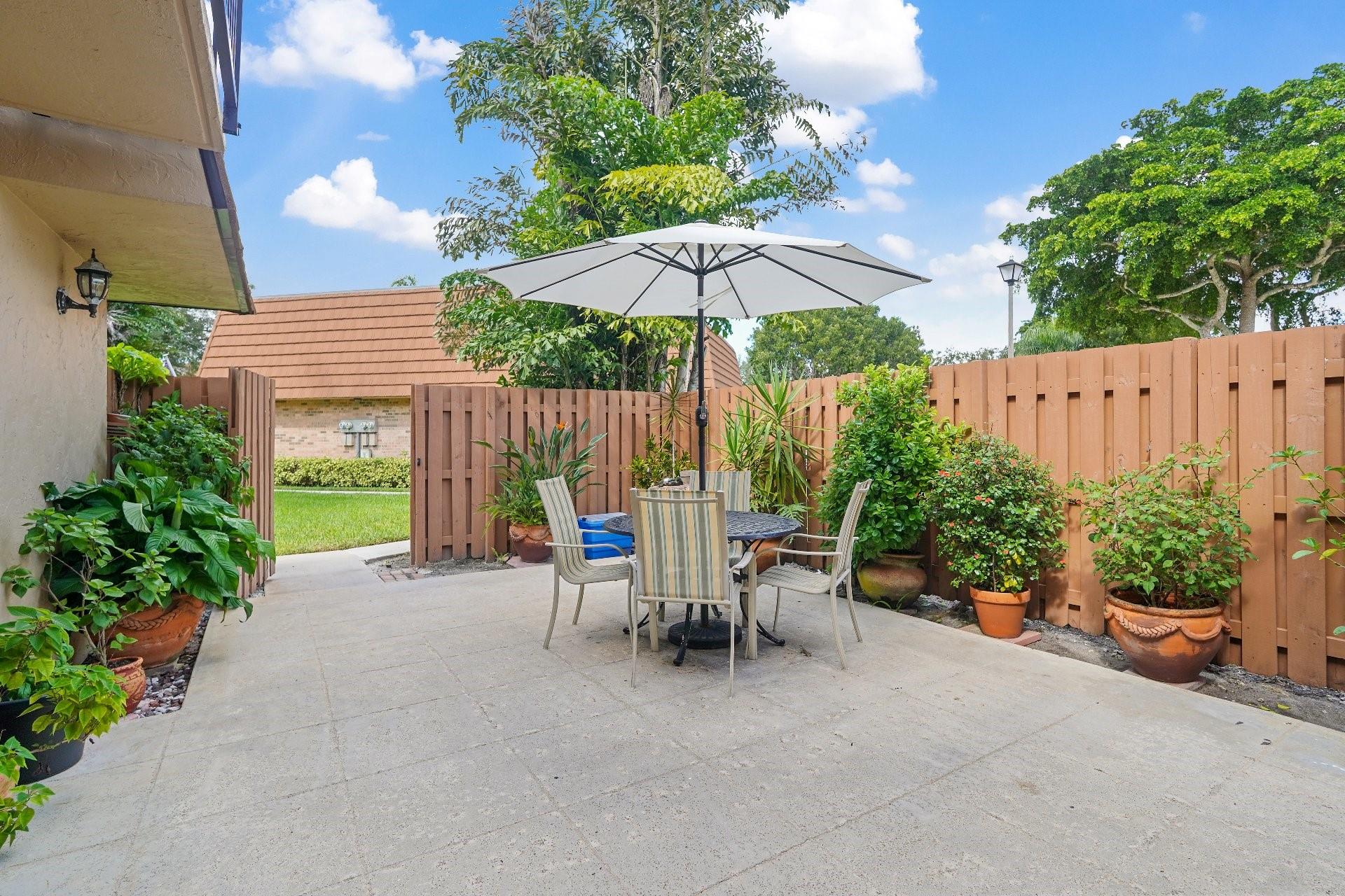 Homes for sale in Cooper City, FL | 2512 Camelot Ct, Cooper City, FL 33026 | MLS# F10534497