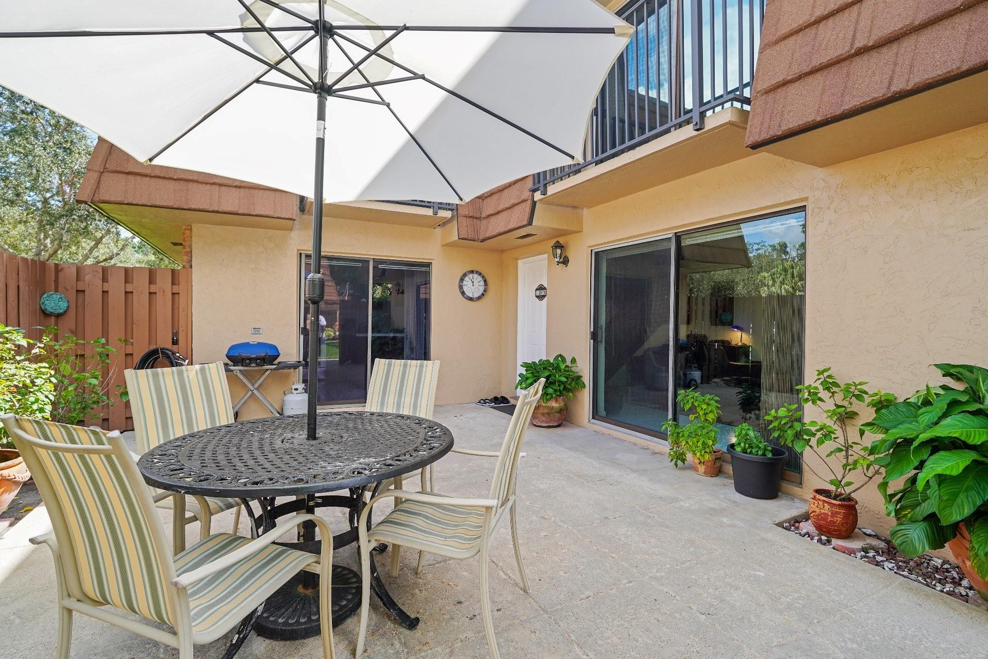 Homes for sale in Cooper City, FL | 2512 Camelot Ct, Cooper City, FL 33026 | MLS# F10534497