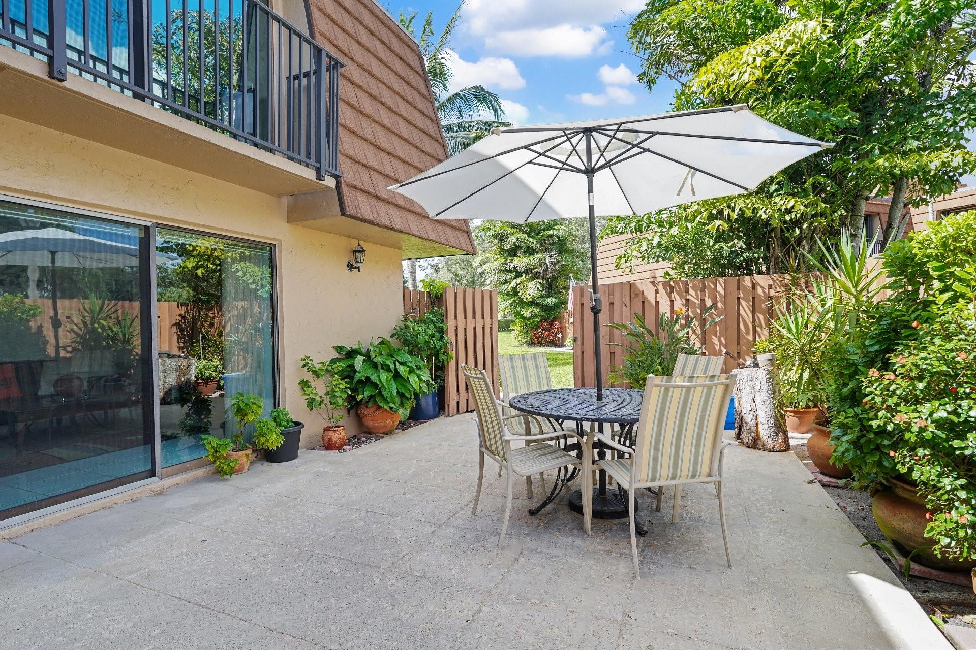 Homes for sale in Cooper City, FL | 2512 Camelot Ct, Cooper City, FL 33026 | MLS# F10534497