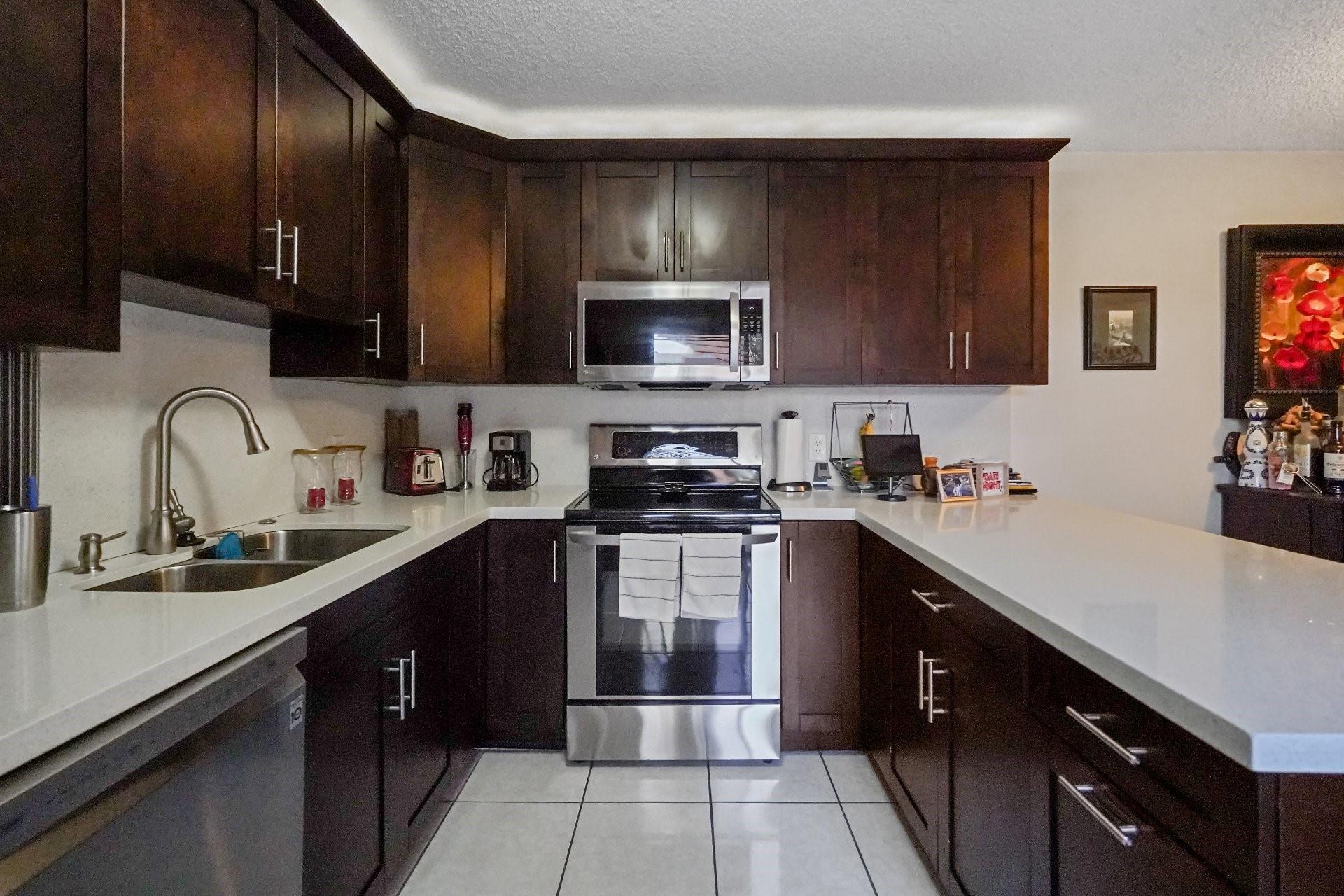 Homes for sale in Cooper City, FL | 2512 Camelot Ct, Cooper City, FL 33026 | MLS# F10534497