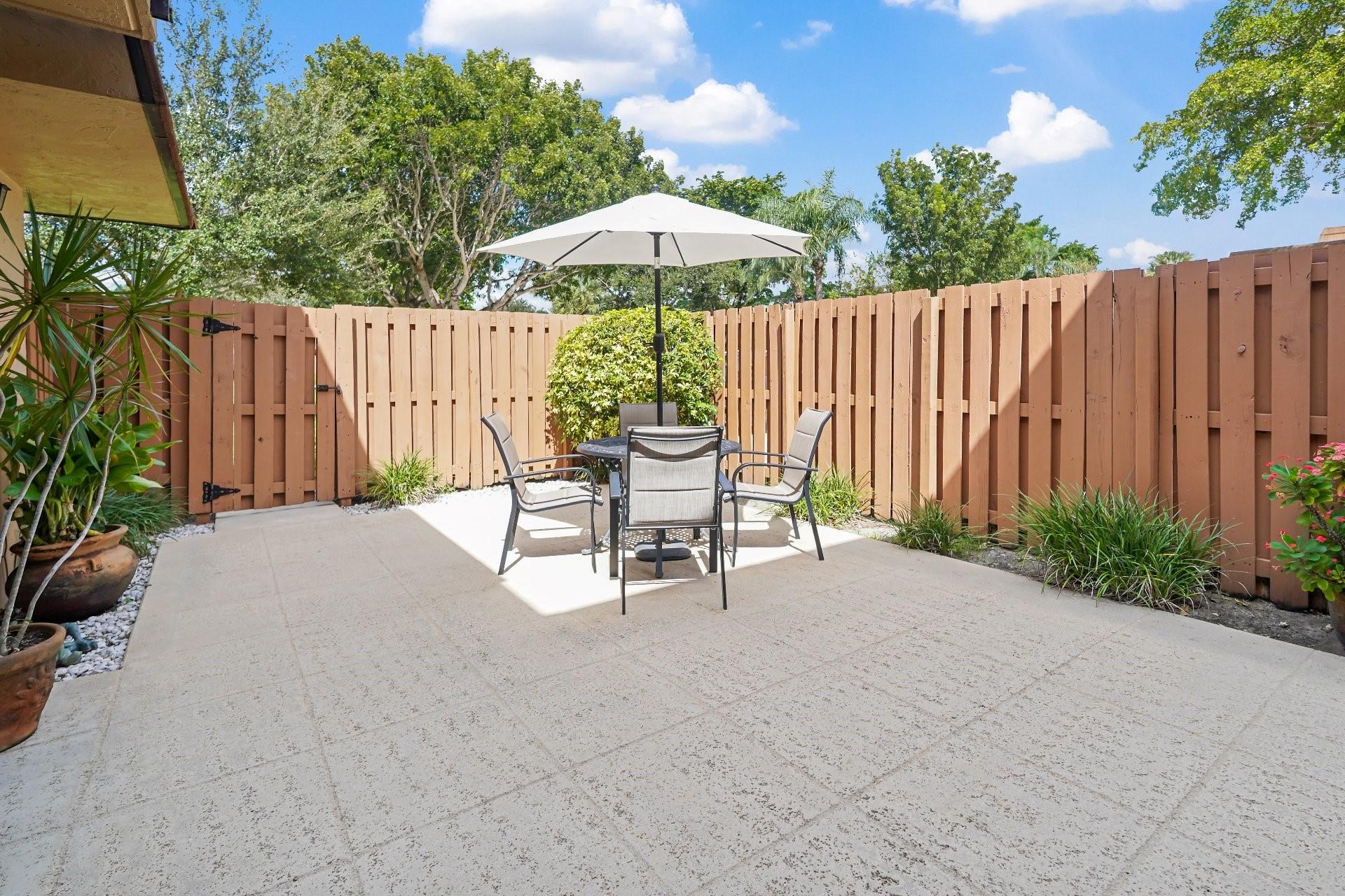 Homes for sale in Cooper City, FL | 2522 Camelot Ct, Cooper City, FL 33026 | MLS# F10534521