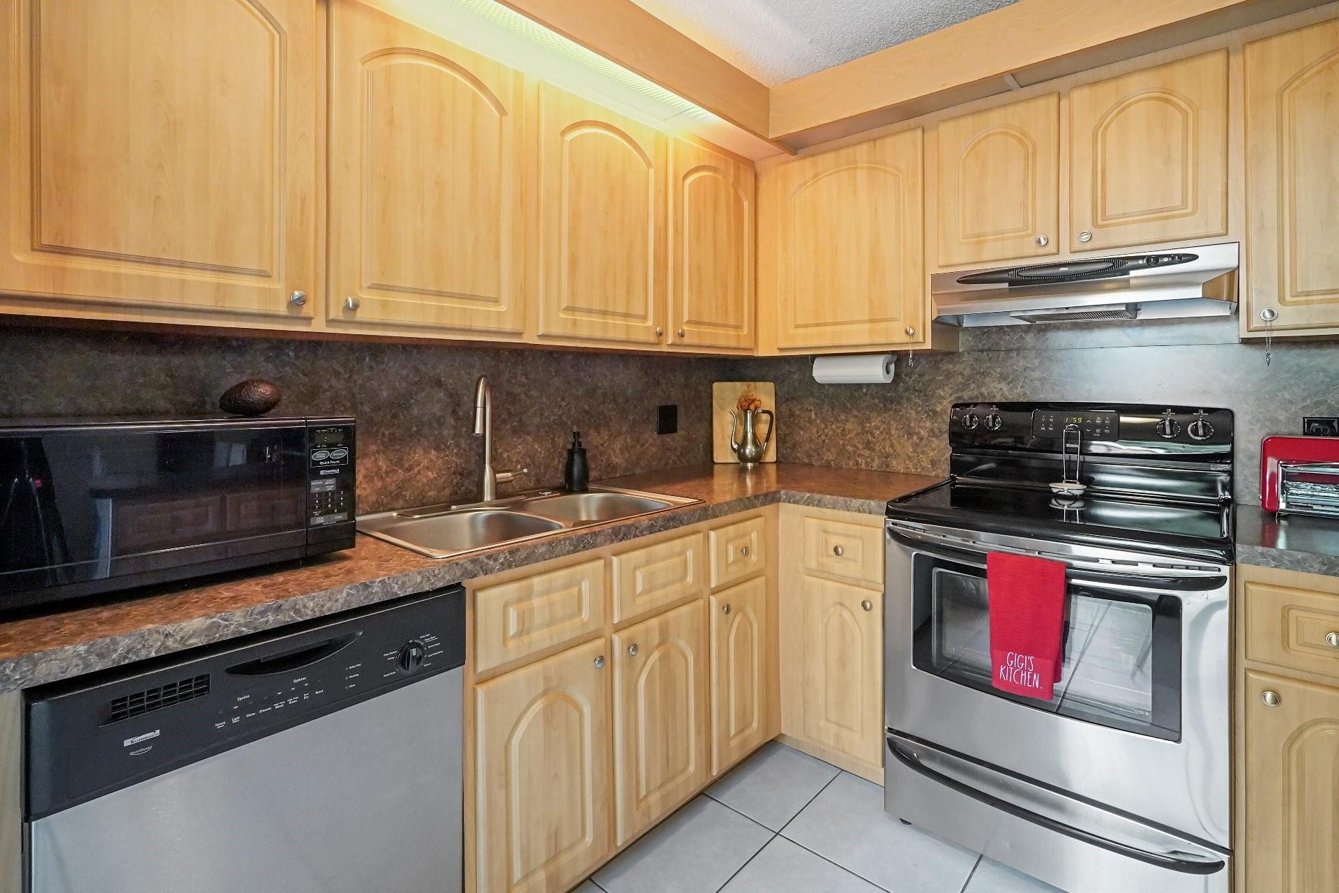 Homes for sale in Cooper City, FL | 2522 Camelot Ct, Cooper City, FL 33026 | MLS# F10534521