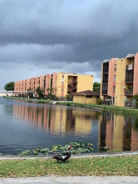 Sunset Villas No 3 Condo