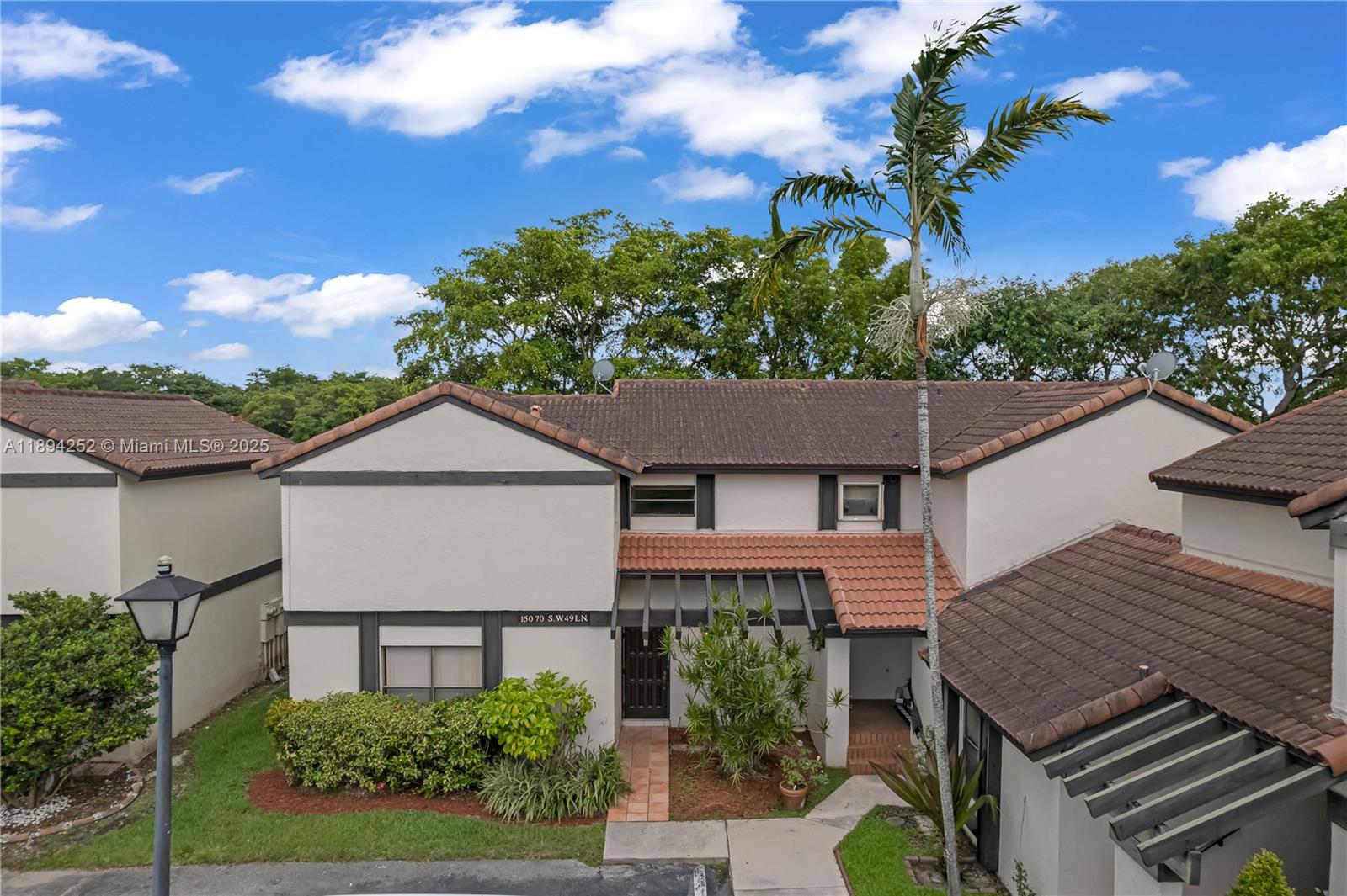 Lks Of Meadow Vilg Homes