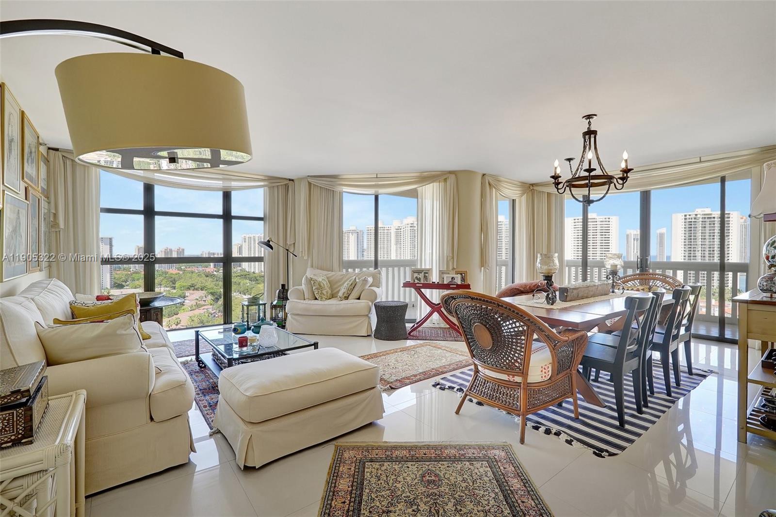 Condo for Sale in Aventura, FL