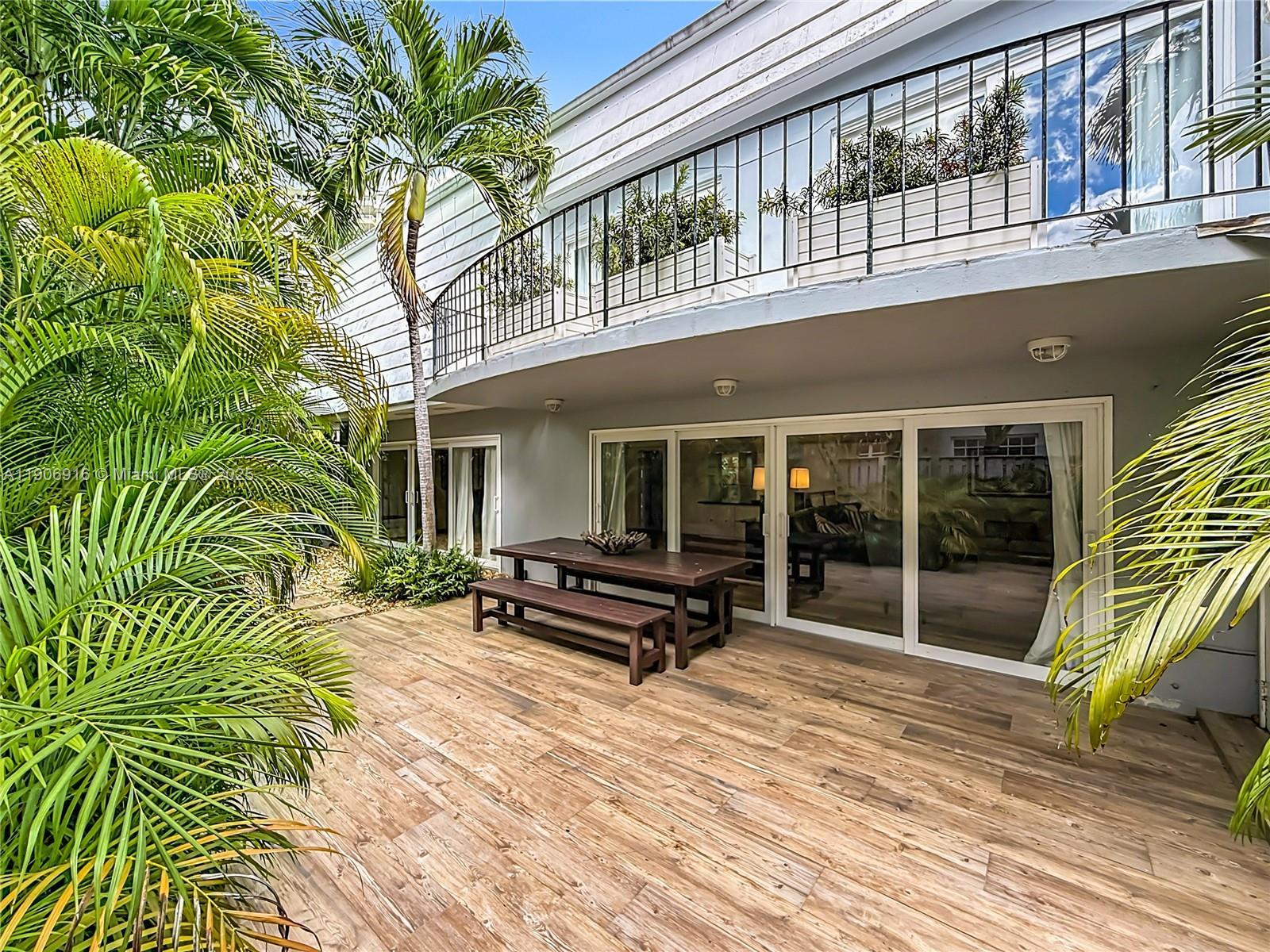 254 Sea View Dr Unit 5, Key Biscayne, Florida 33149