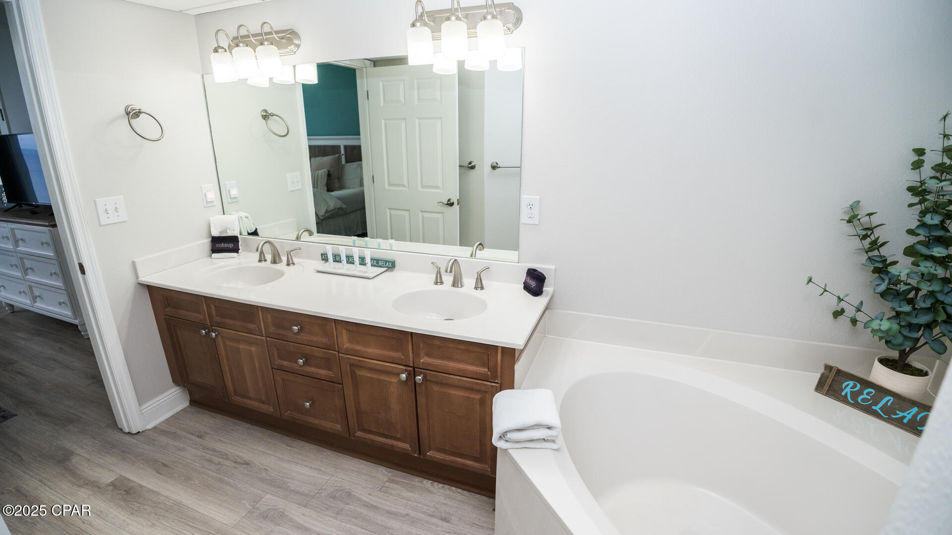 Image 39 For 14701 Front Beach Road 1831