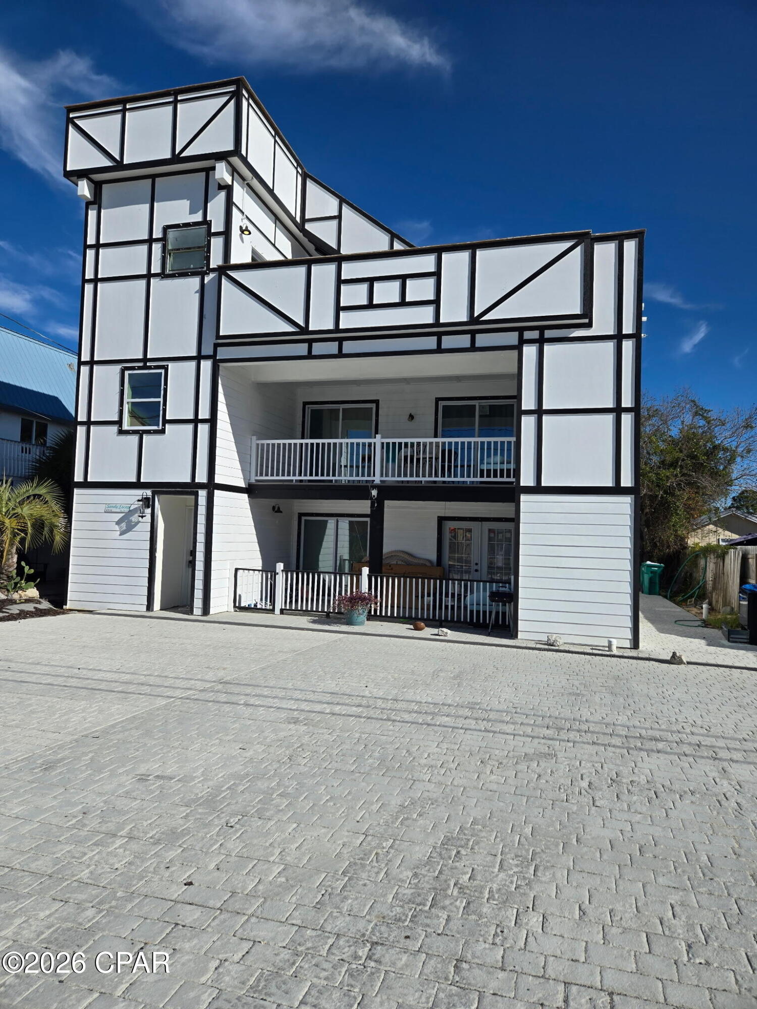 Image 2 For 6910 Beach Drive