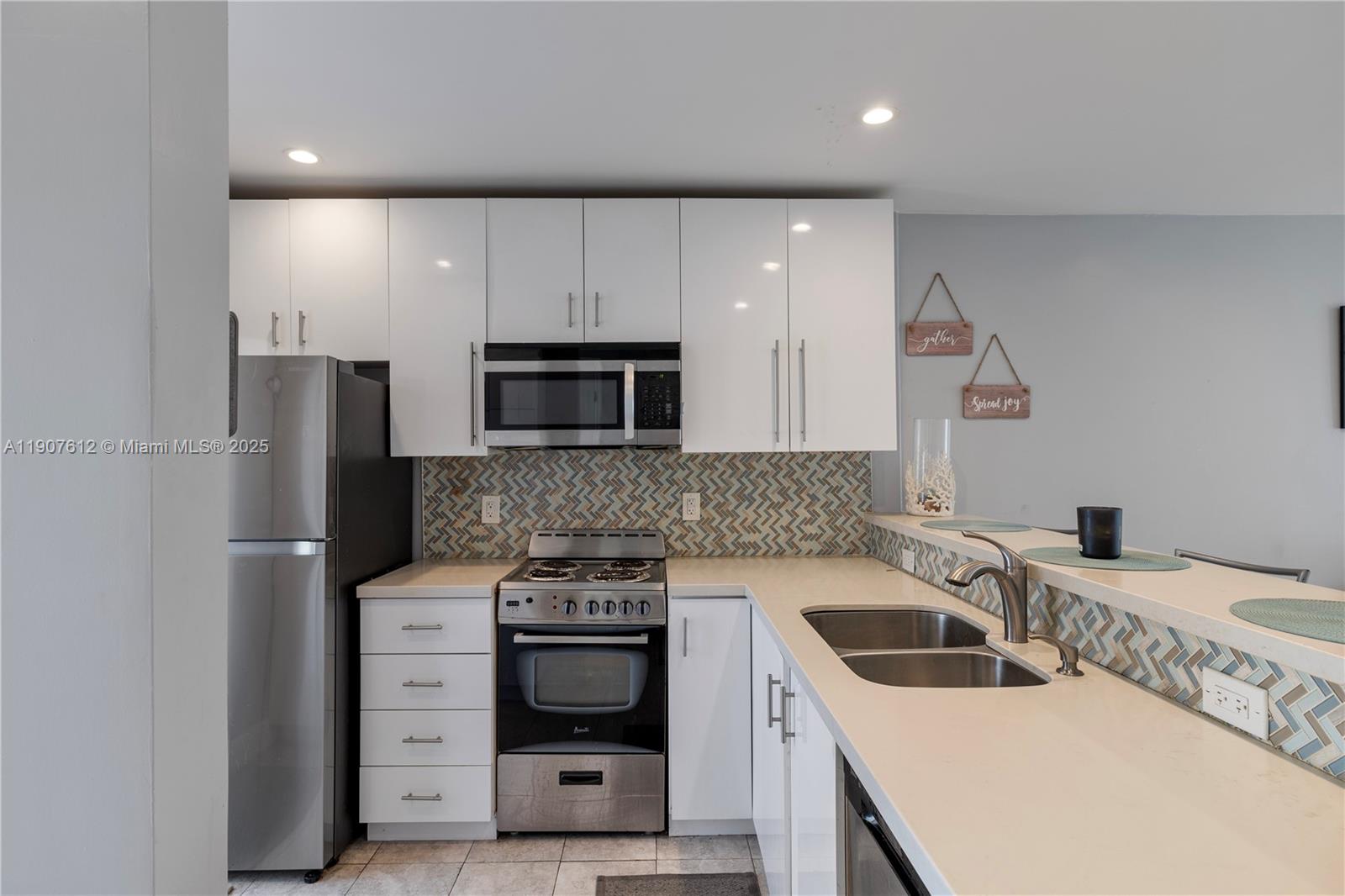 Homes for sale in Lauderdale By The Sea, FL | 1461 S Ocean Blvd #222, Lauderdale By The Sea, FL 33062 | MLS# A11907612