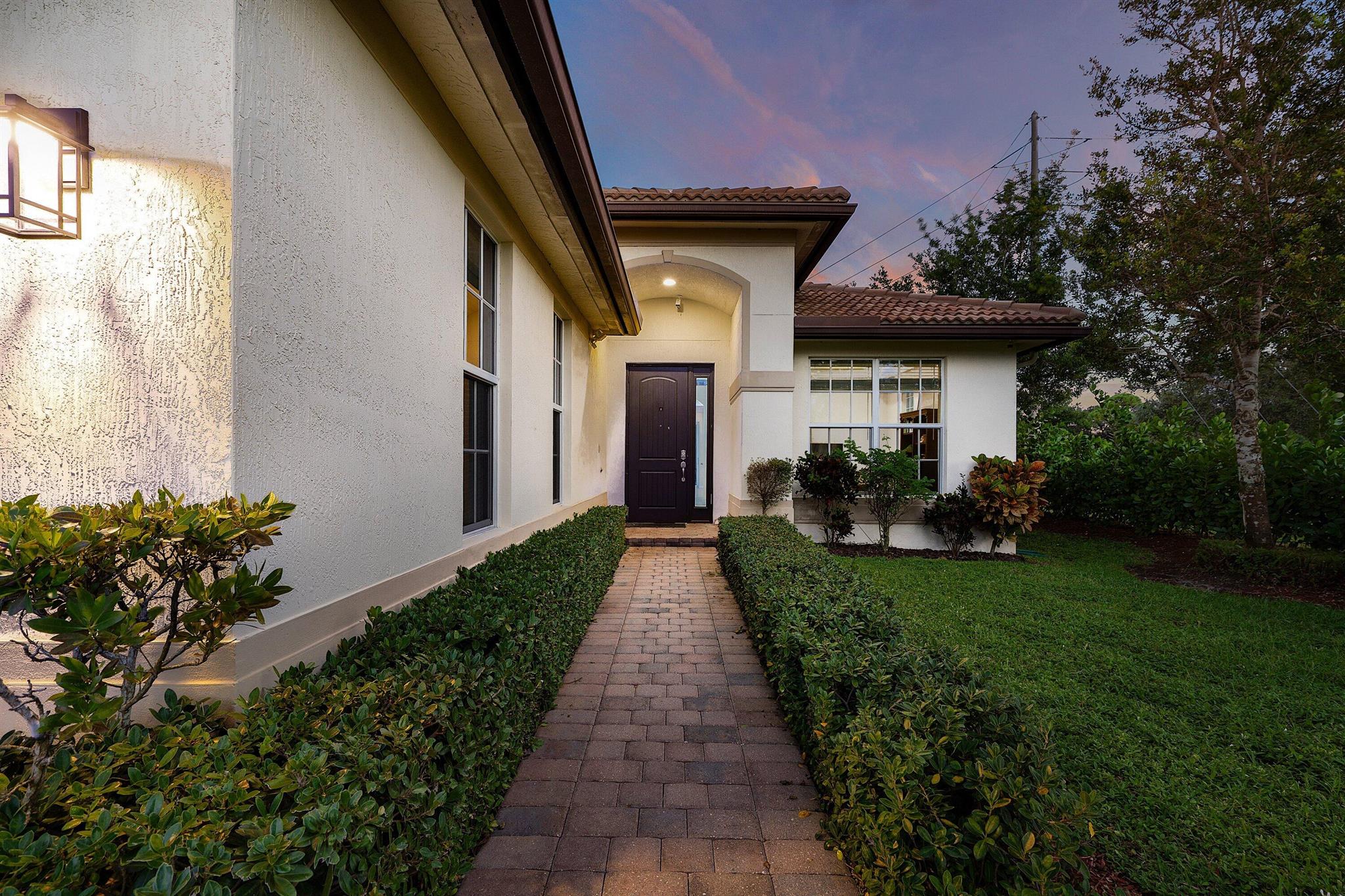 Homes for sale in Lake Worth, FL | 7106 Prudencia Dr, Lake Worth, FL 33463 | MLS# R11137611