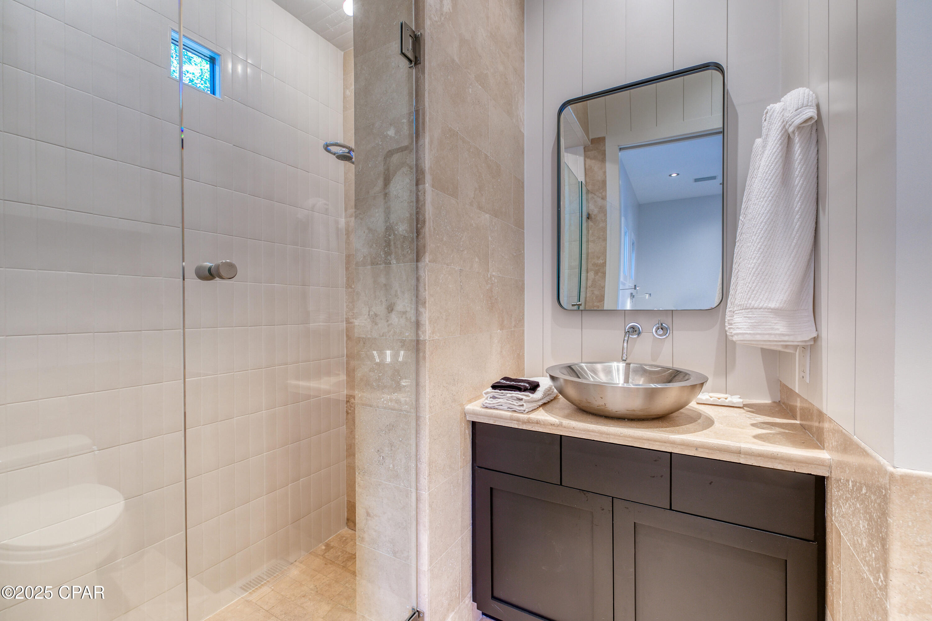 Listing photo id 11 for 210 Village Way