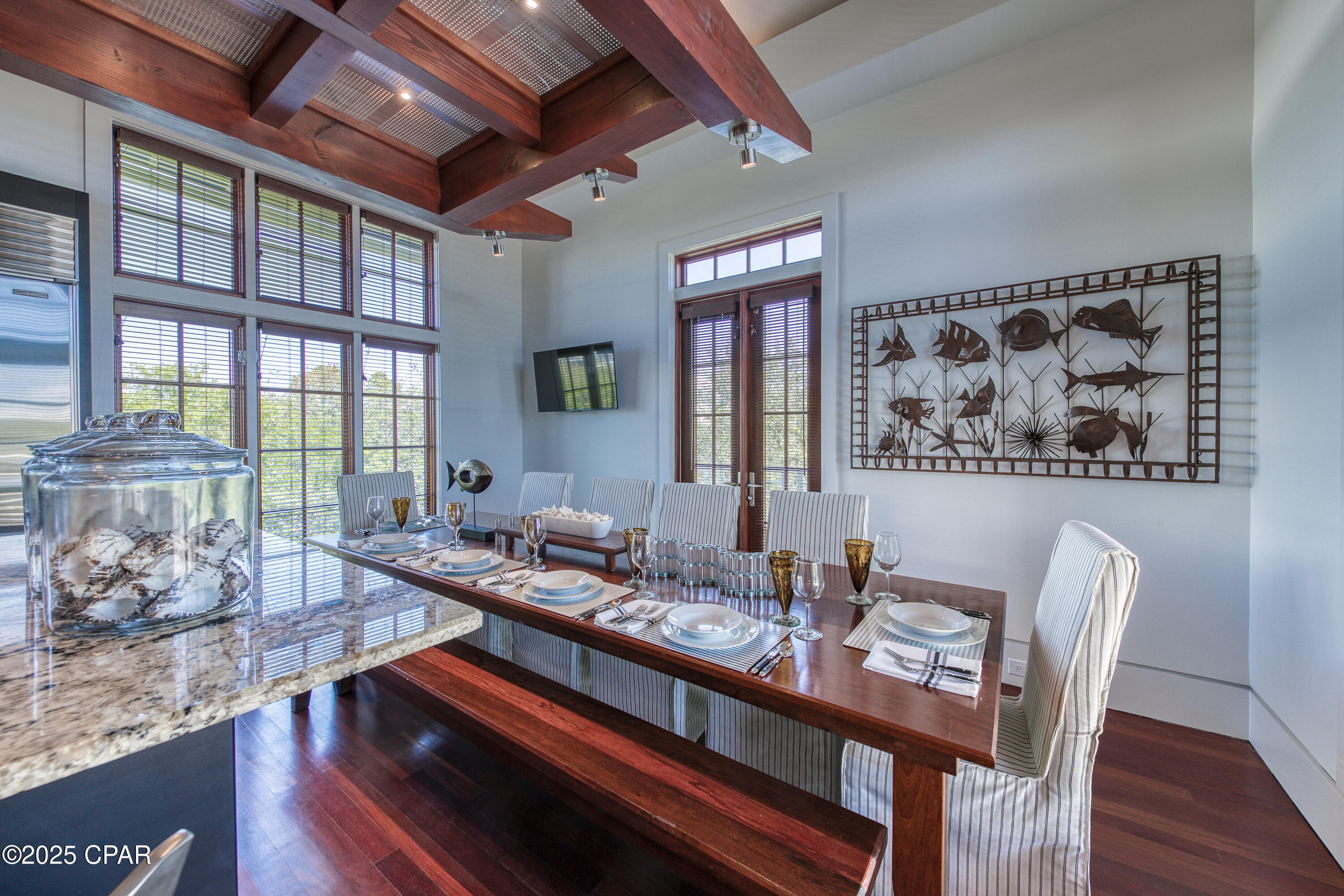 Listing photo id 17 for 210 Village Way