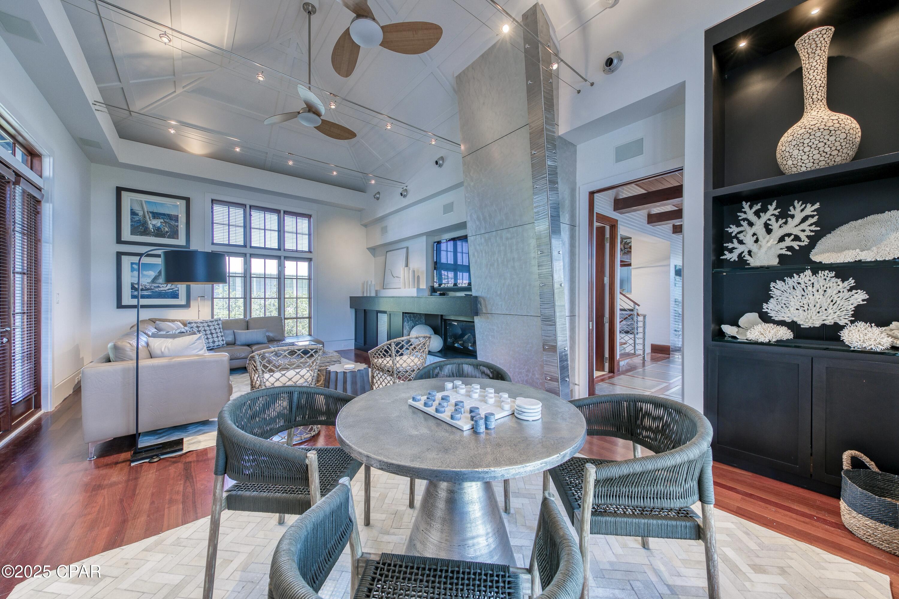 Image 21 For 210 Village Way