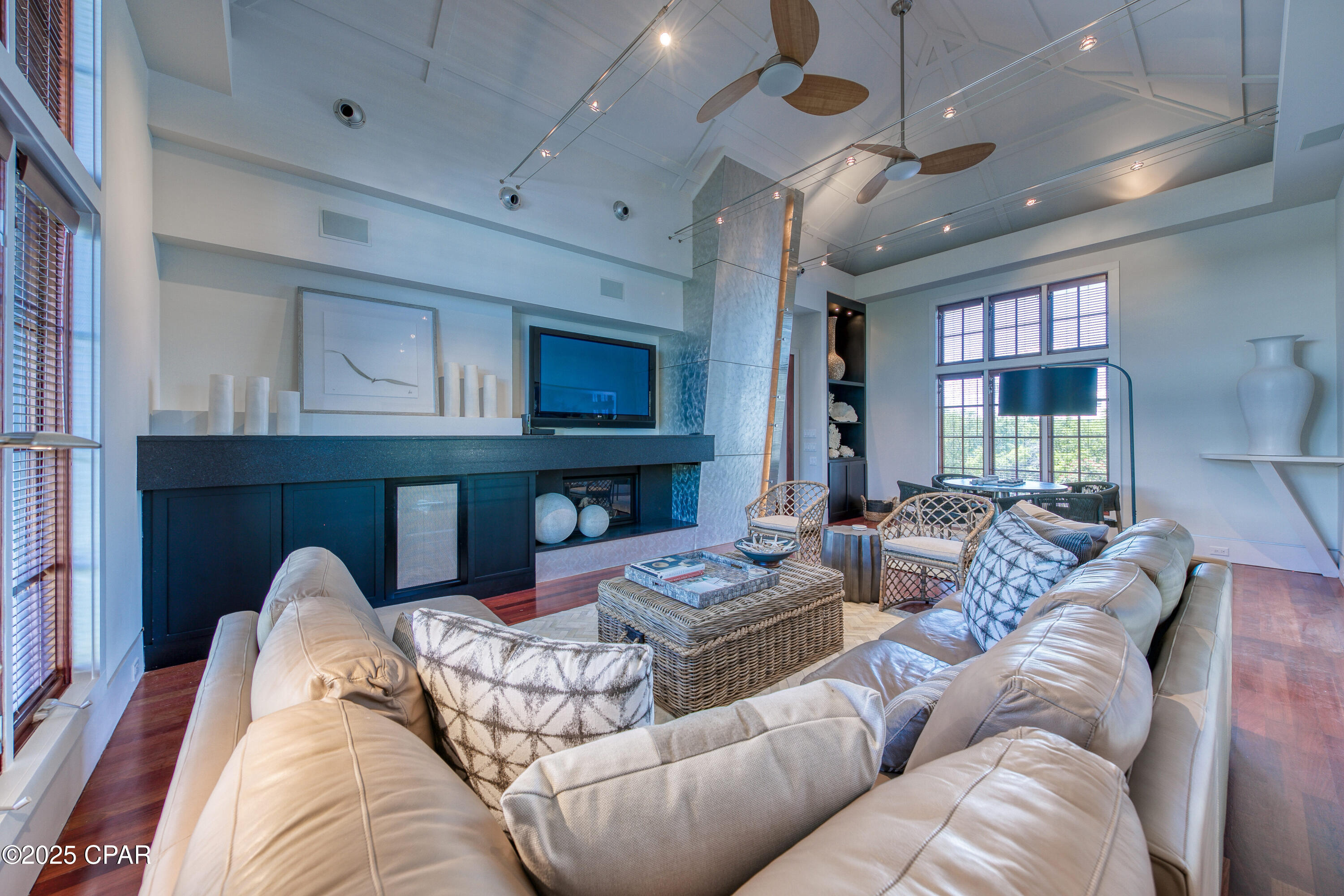 Listing photo id 24 for 210 Village Way