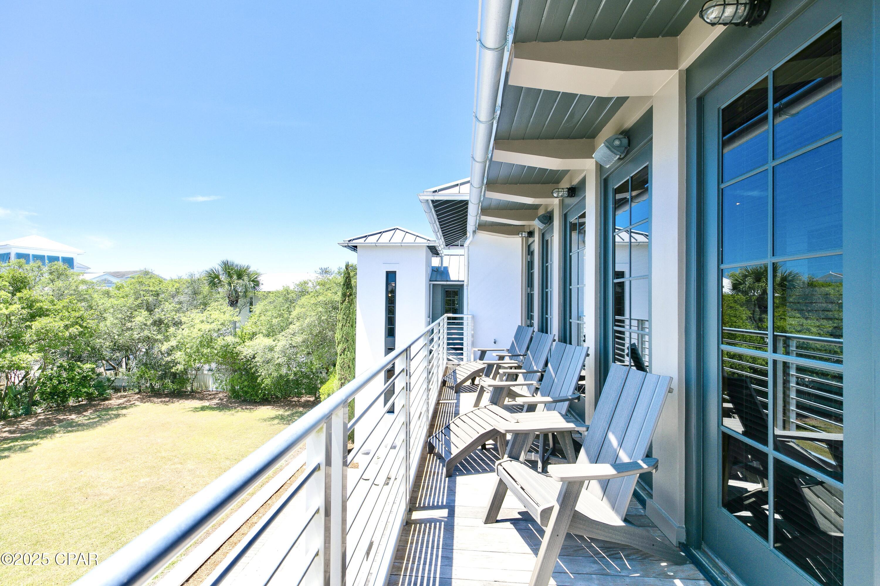 Listing photo id 26 for 210 Village Way