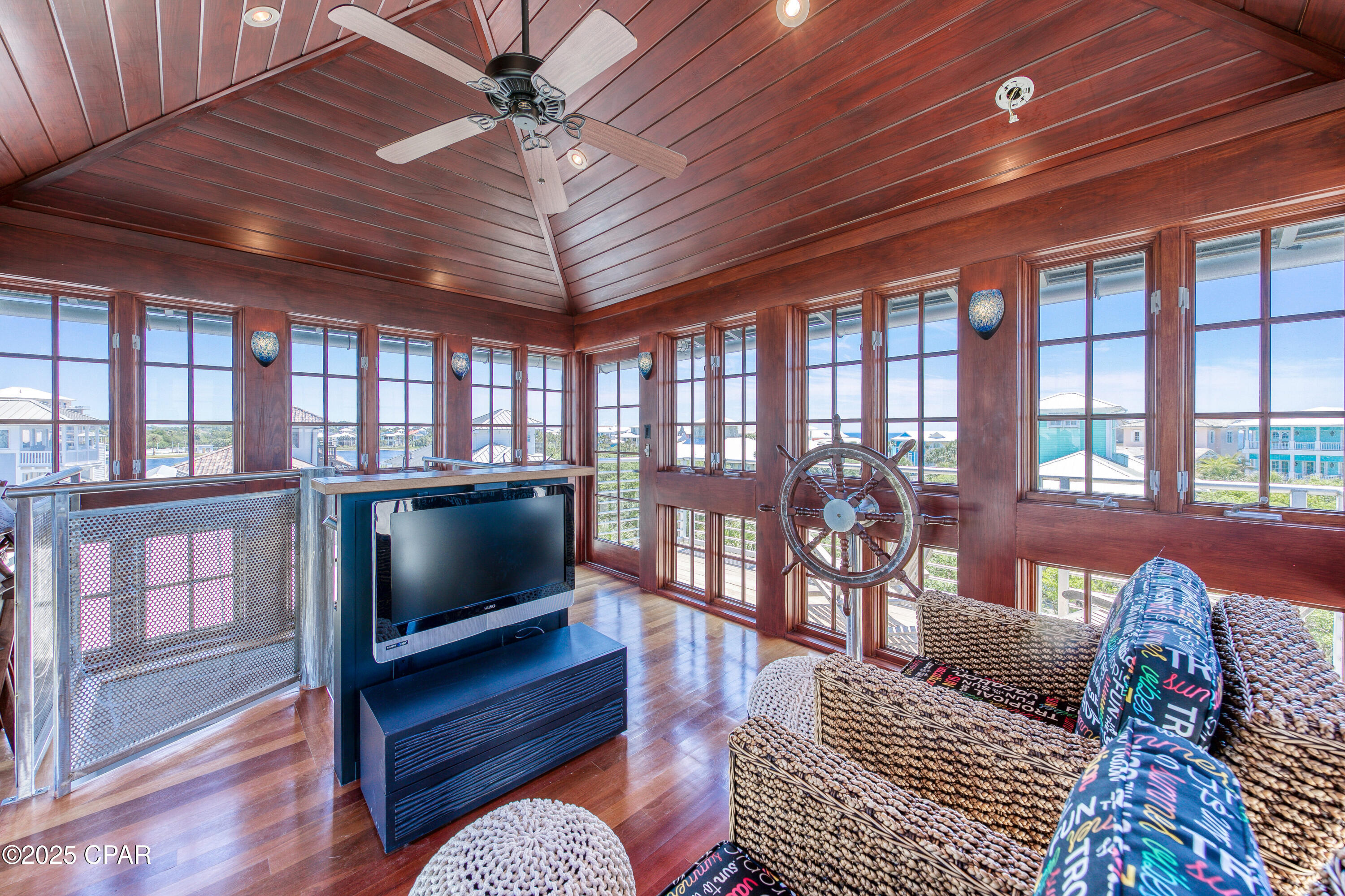 Listing photo id 28 for 210 Village Way