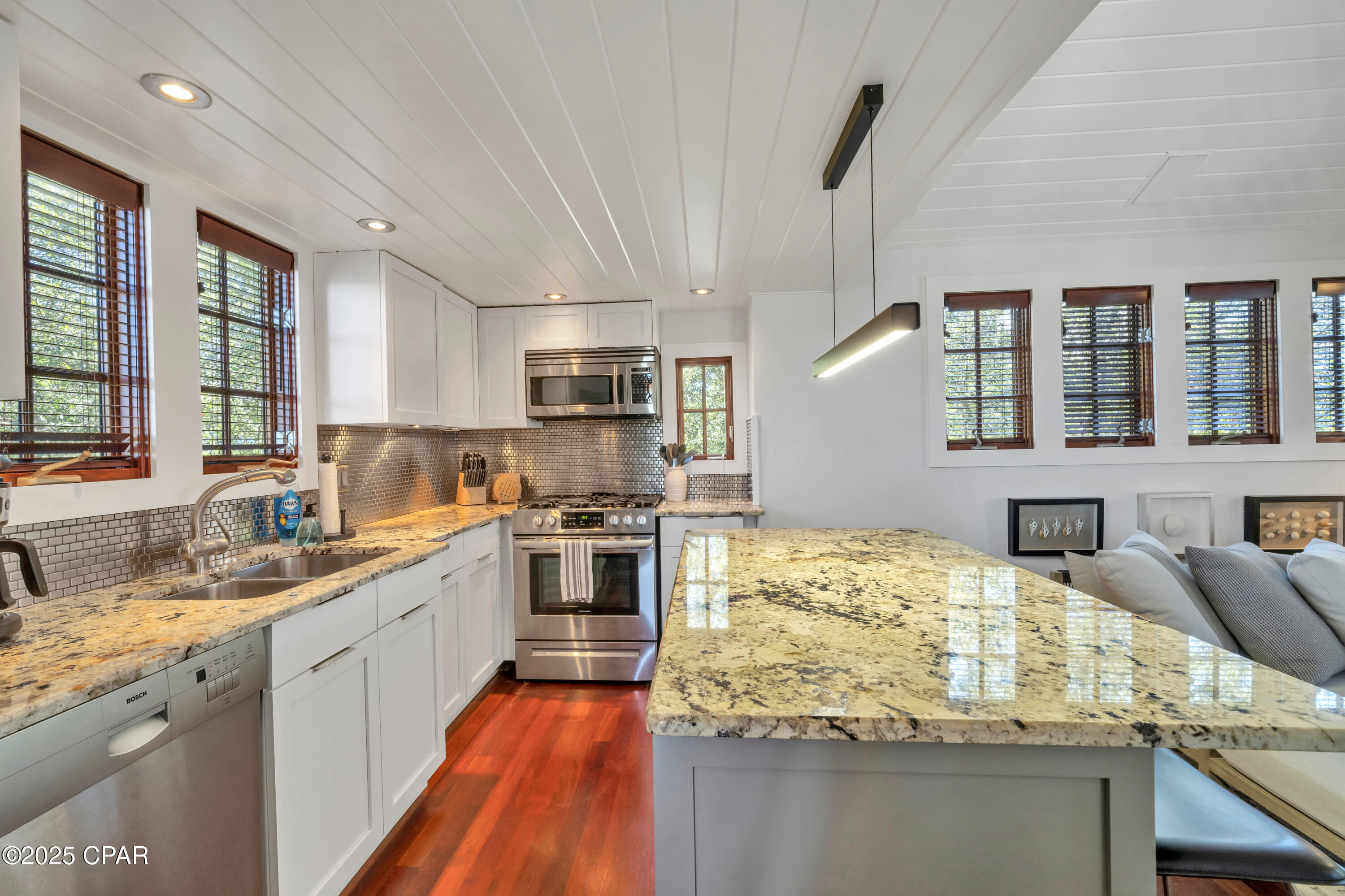 Image 34 For 210 Village Way