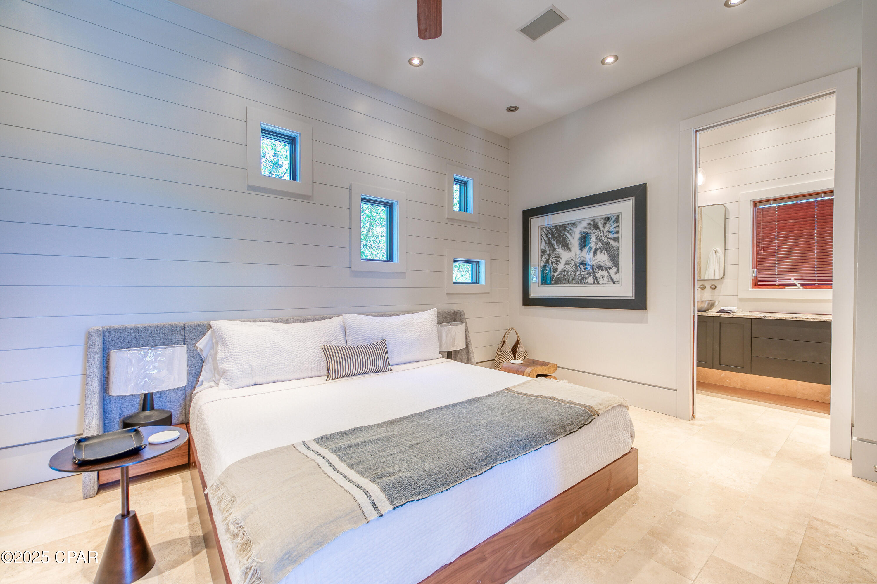 Listing photo id 5 for 210 Village Way