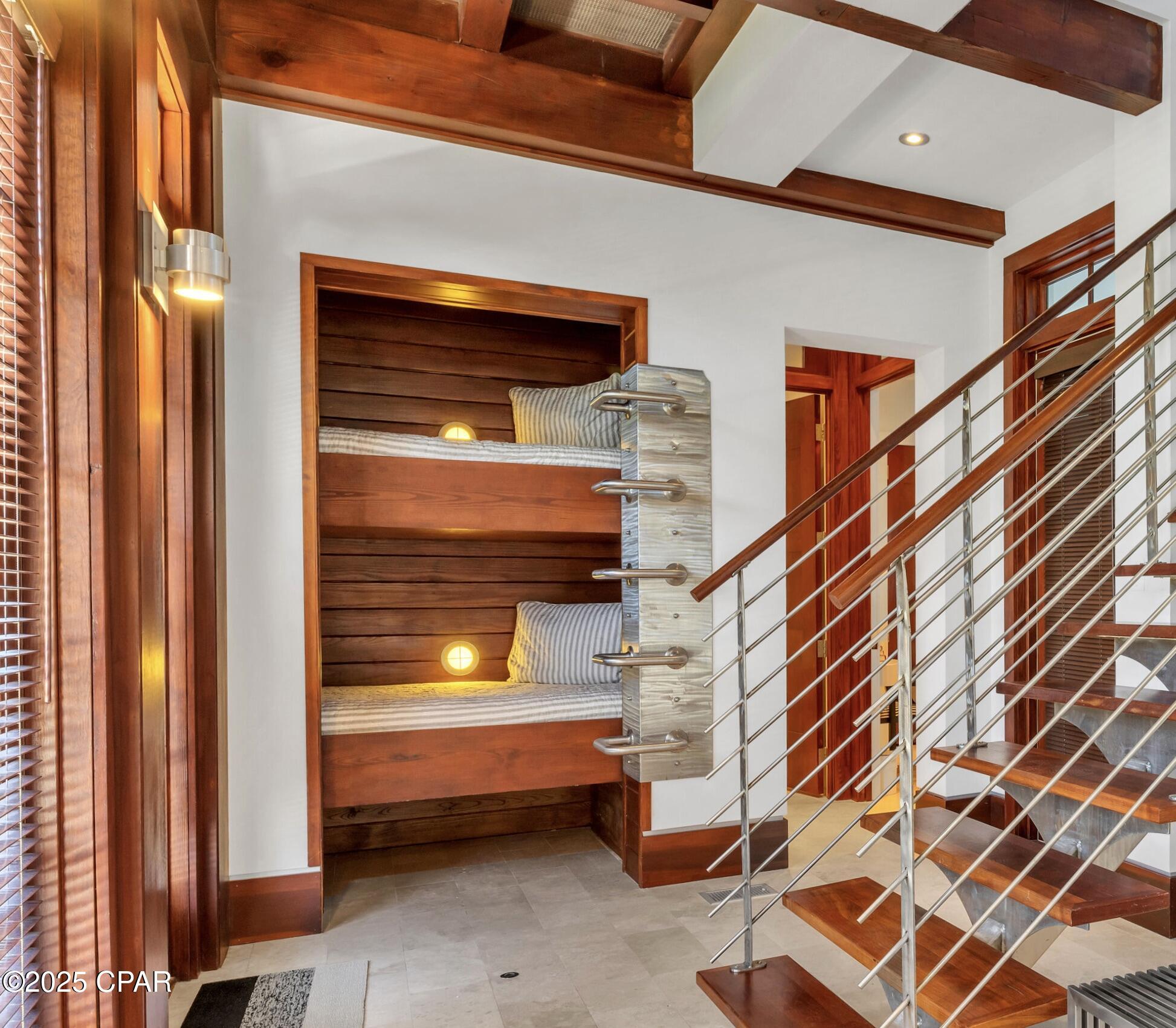 Listing photo id 9 for 210 Village Way