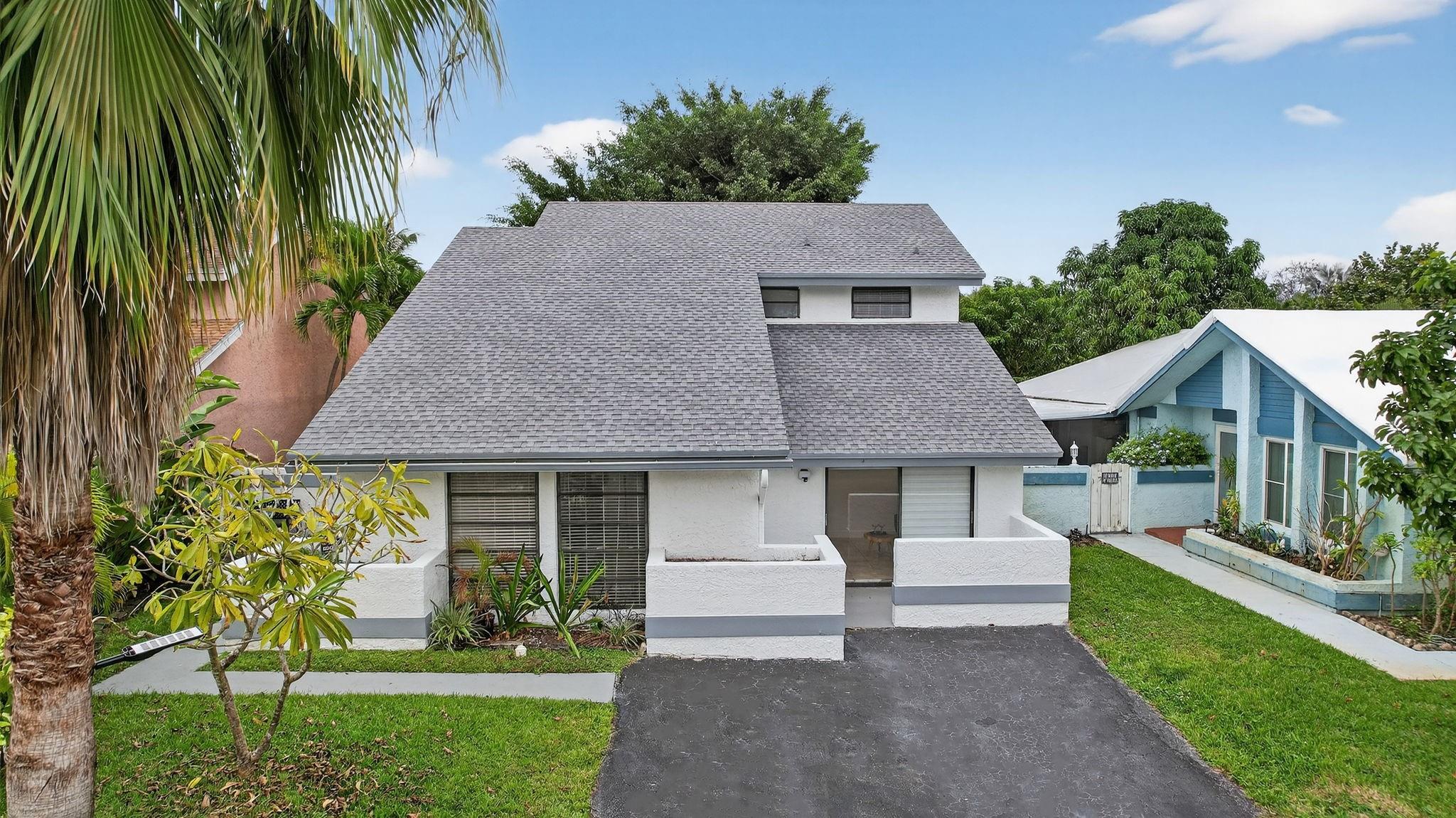 Homes for sale in Davie, FL | 3930 Sw 82Nd Ter, Davie, FL 33328 | MLS# F10534769