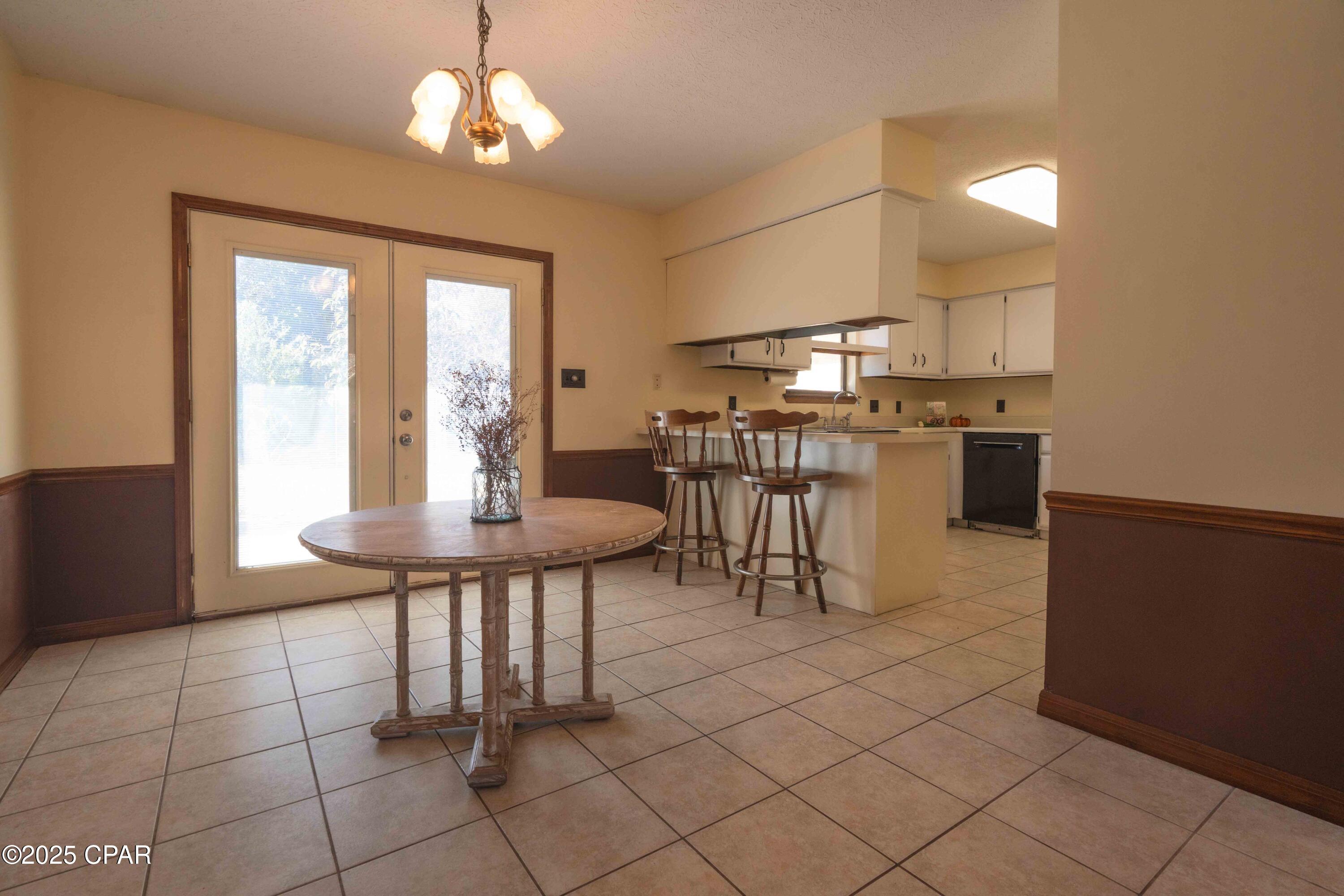 Image 11 For 585 Lagoon Oaks Drive