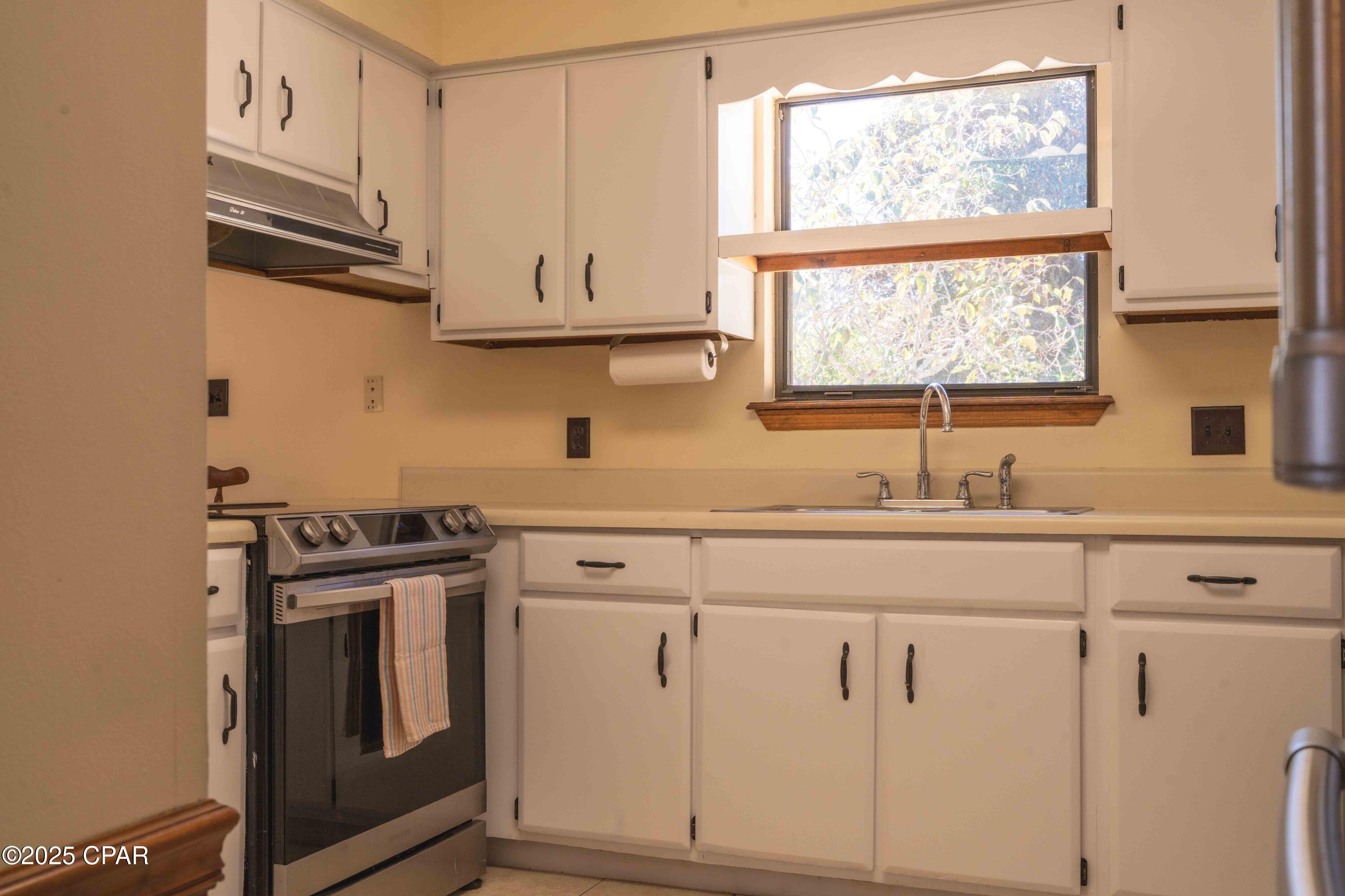 Image 12 For 585 Lagoon Oaks Drive