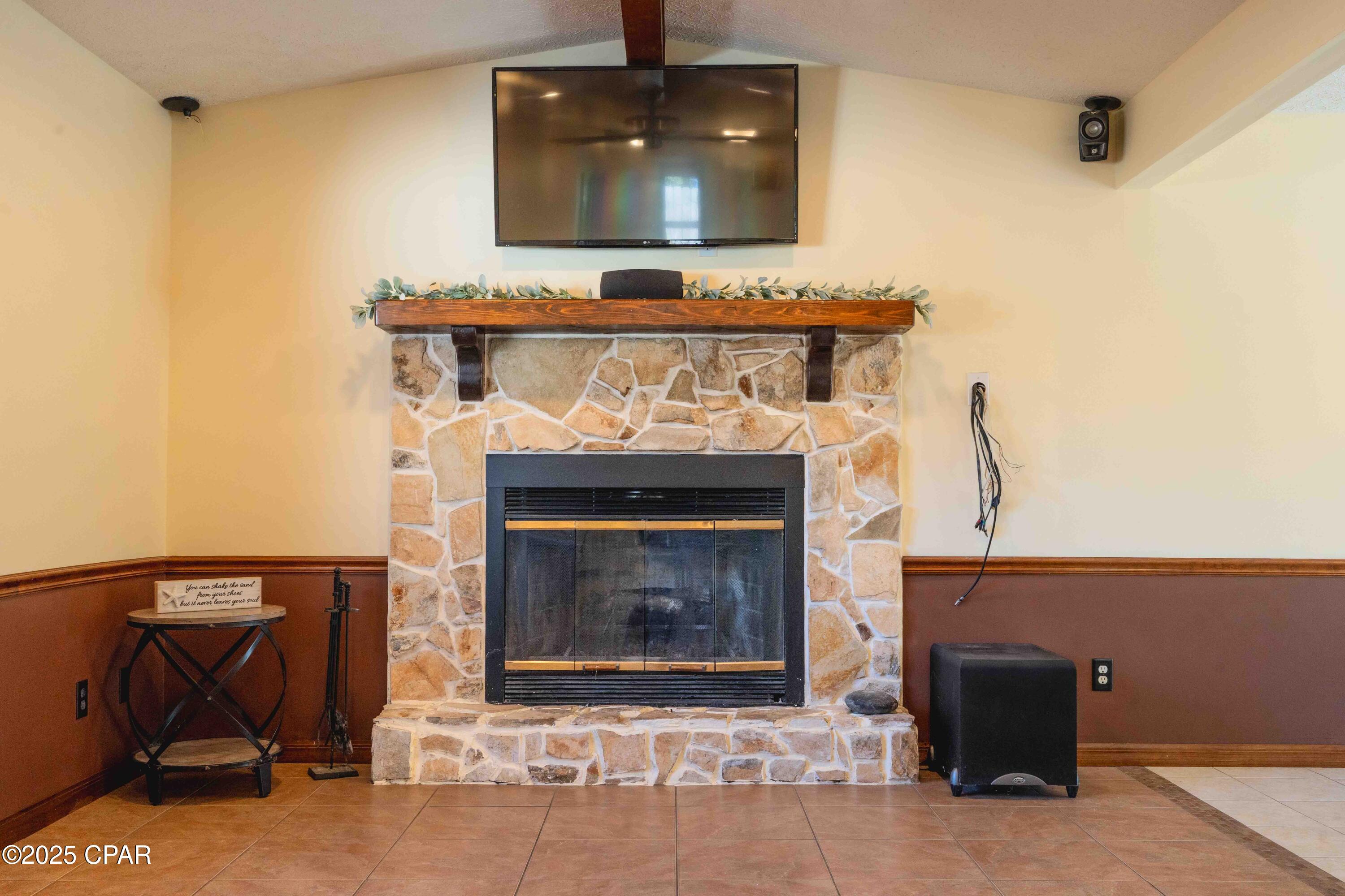 Image 13 For 585 Lagoon Oaks Drive