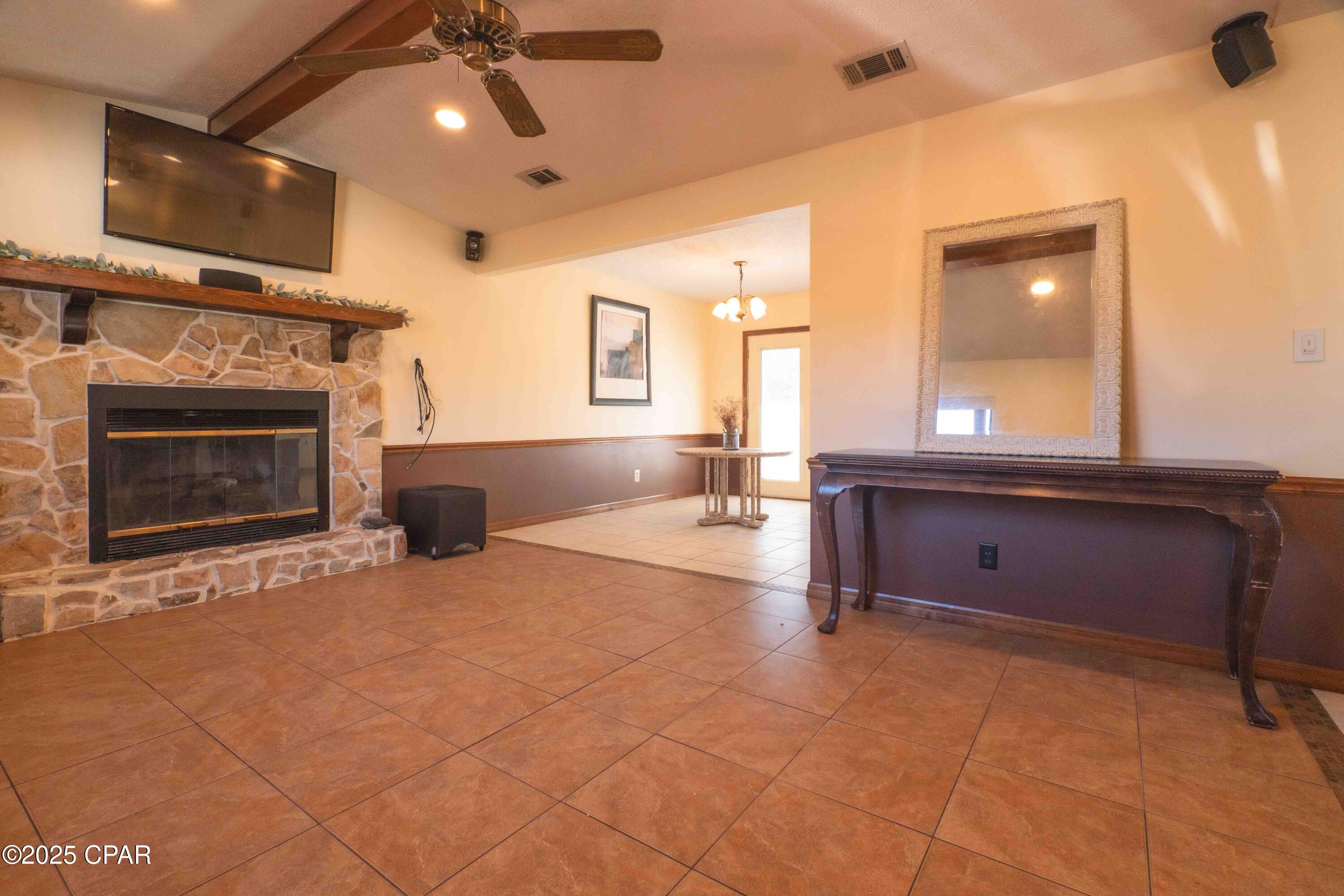 Image 15 For 585 Lagoon Oaks Drive